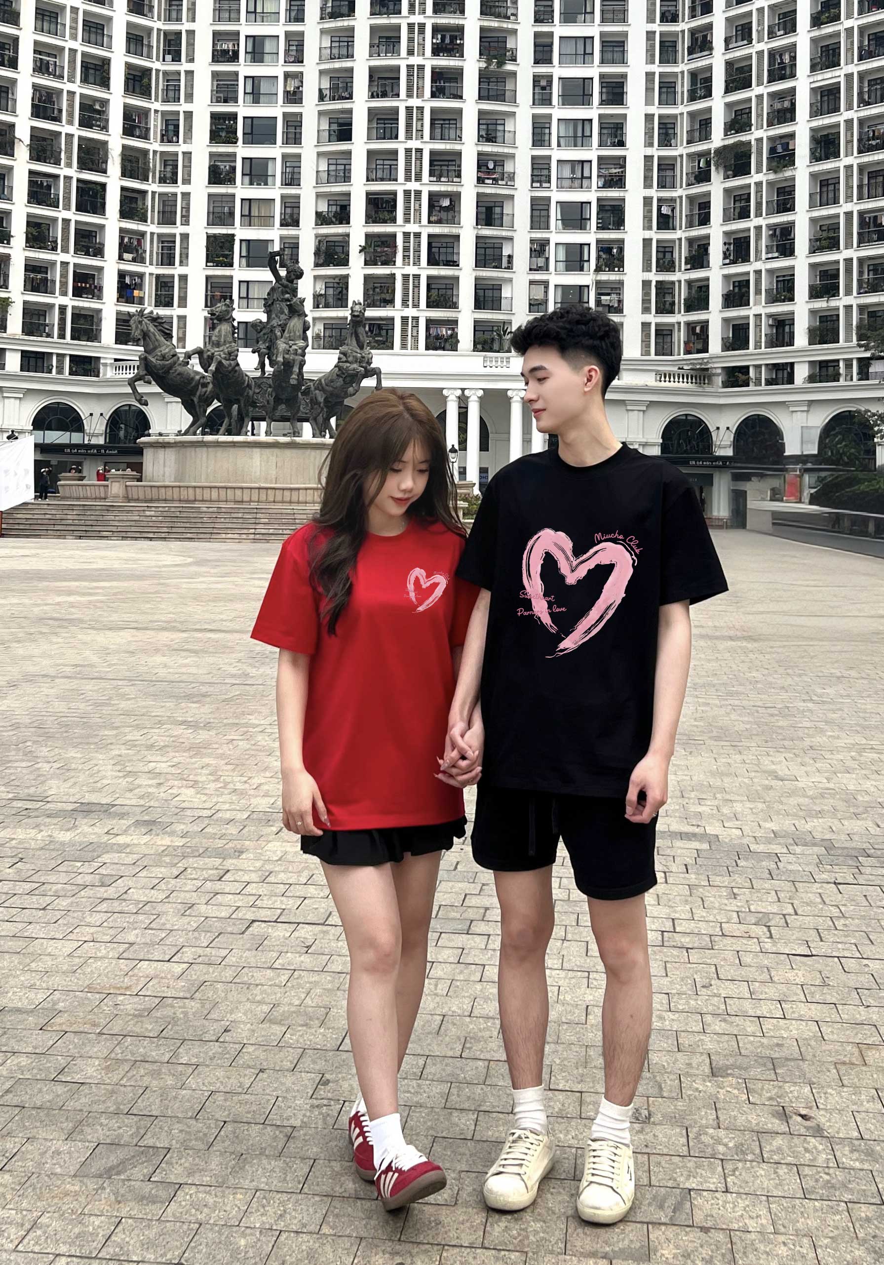 Áo thun cặp nam nữ trái tim form rộng 1941 Miucho cổ tròn vải 4c cotton 220gsm thoáng mát in mix_thumbnail_3