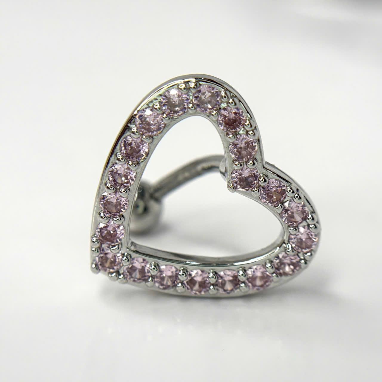 Rốn ngược trái tim hồng