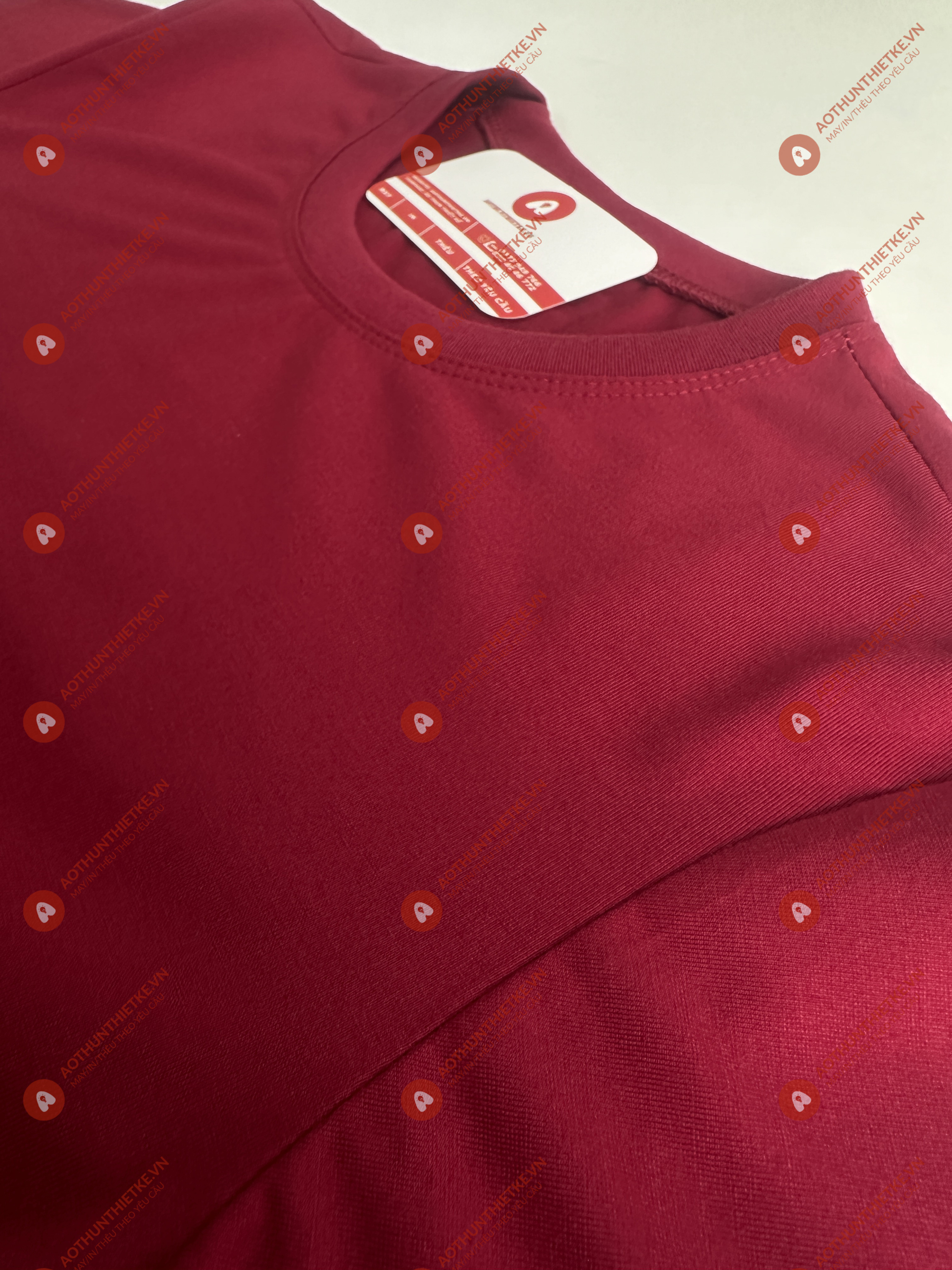 Áo Đồng Phục Cổ Tròn Đỏ Đô