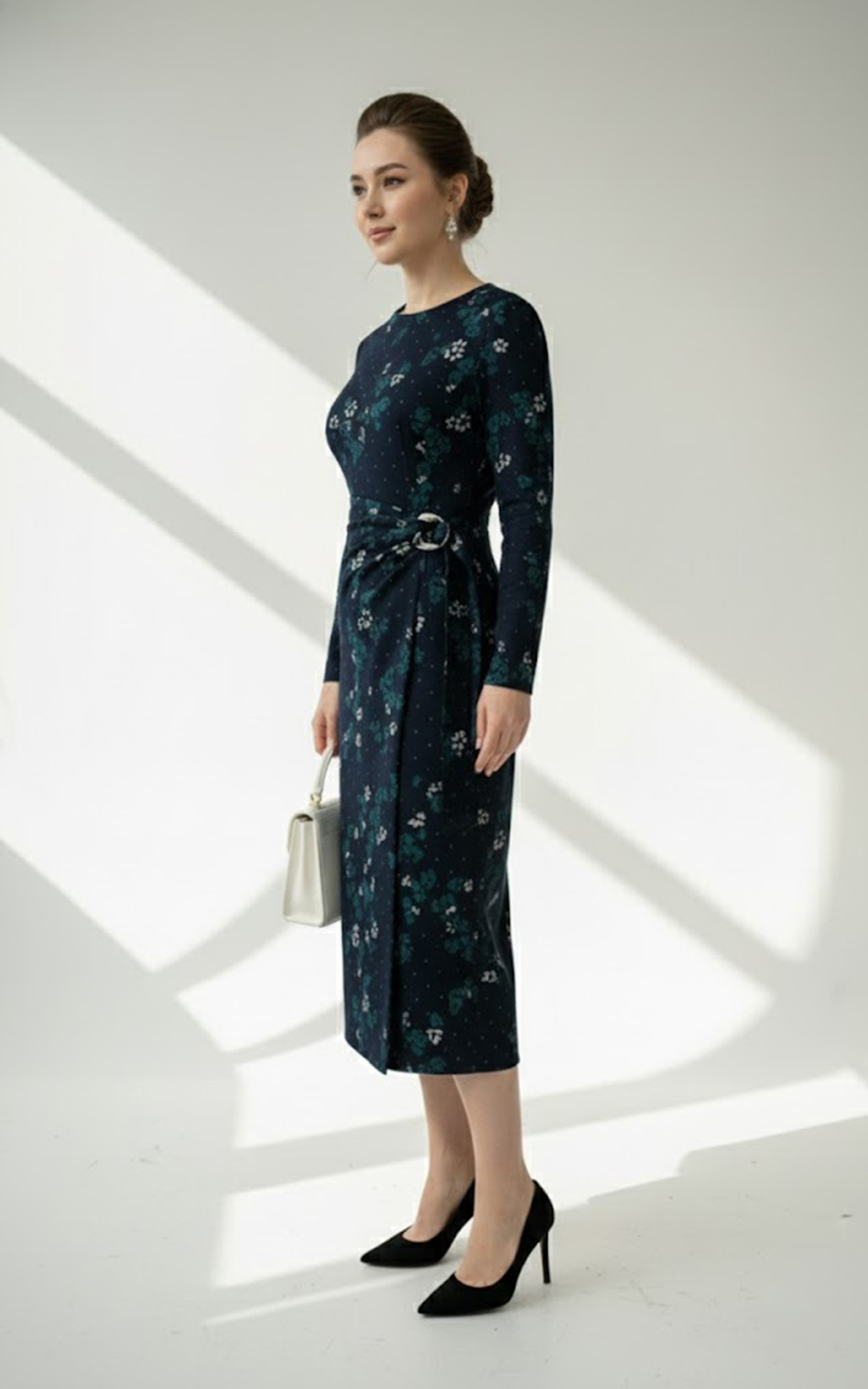 Váy đầm ôm Vải len Họa tiết hoa cách điệu Cổ tròn  Tay  dài Dài đến bắp chân_thumbnail_6