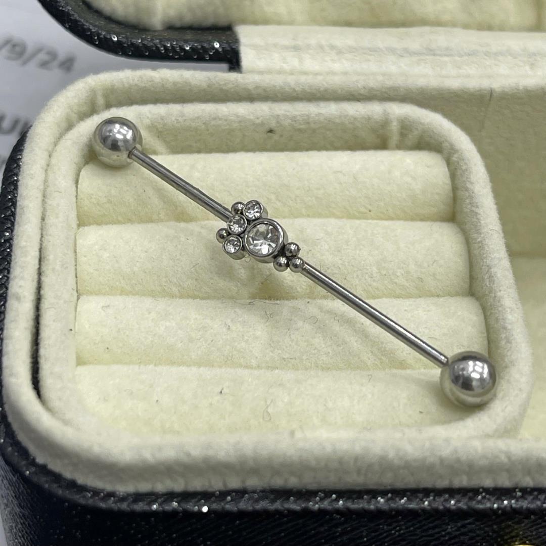 Industrial Kiểu đá trắng to kèm 3 đá nhỏ_thumbnail_1