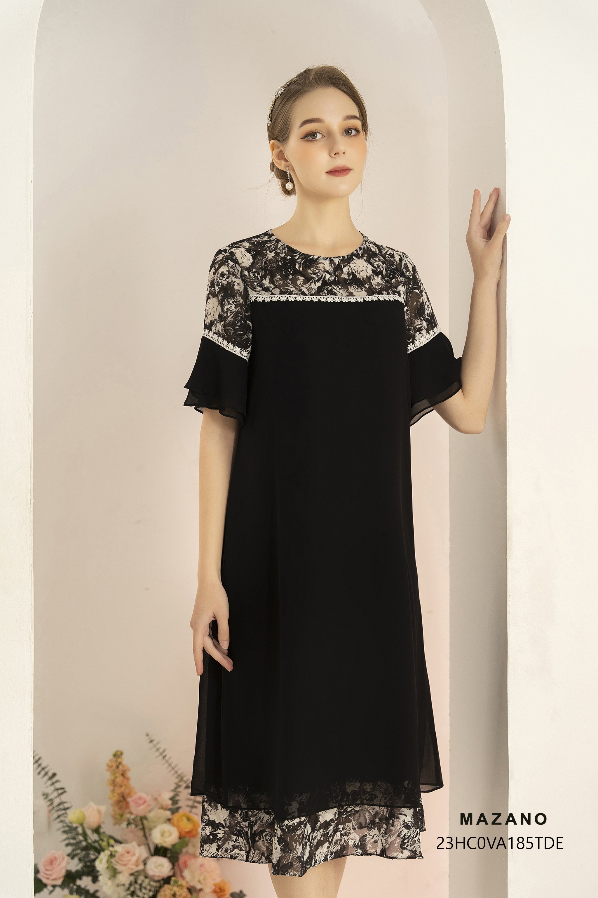 Đầm suông A cách điệu  phối họa tiết 23HC0VA185TDE