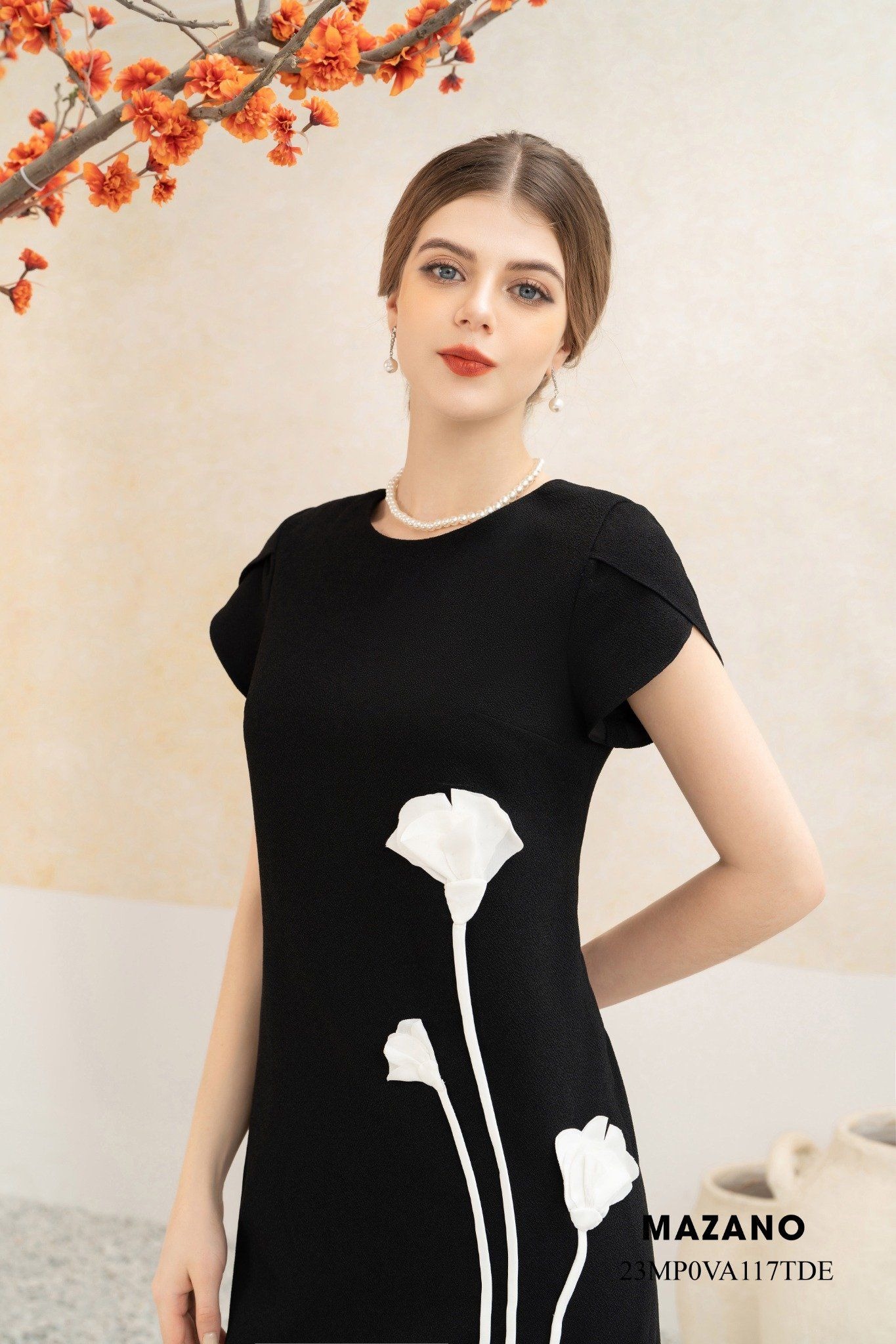 Đàm tiệc đen đính nổi hoa cẩm nhung_thumbnail_2