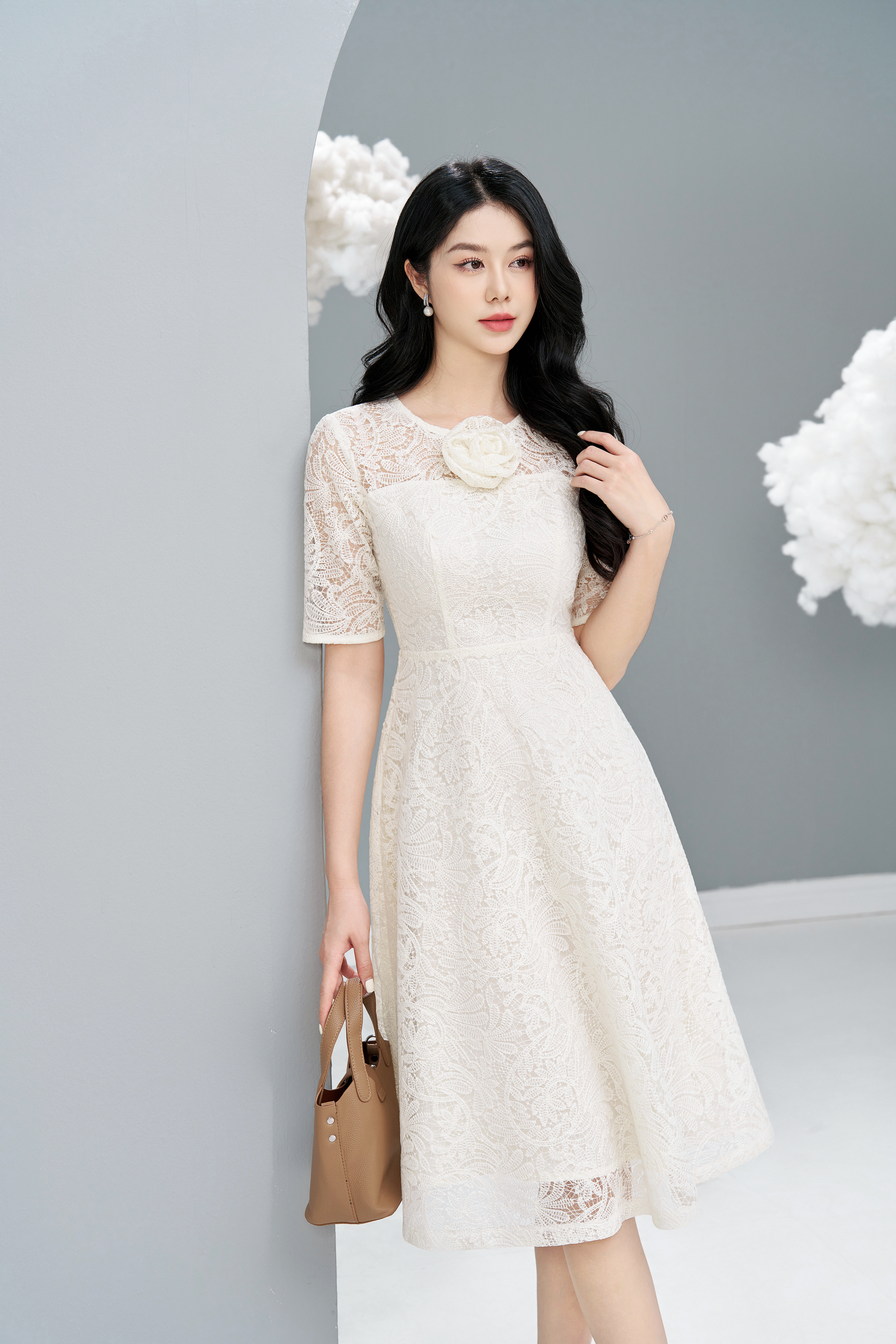 Đầm xòe công sở Thời trang Lavender ren trắng đính hoa cổ D2959