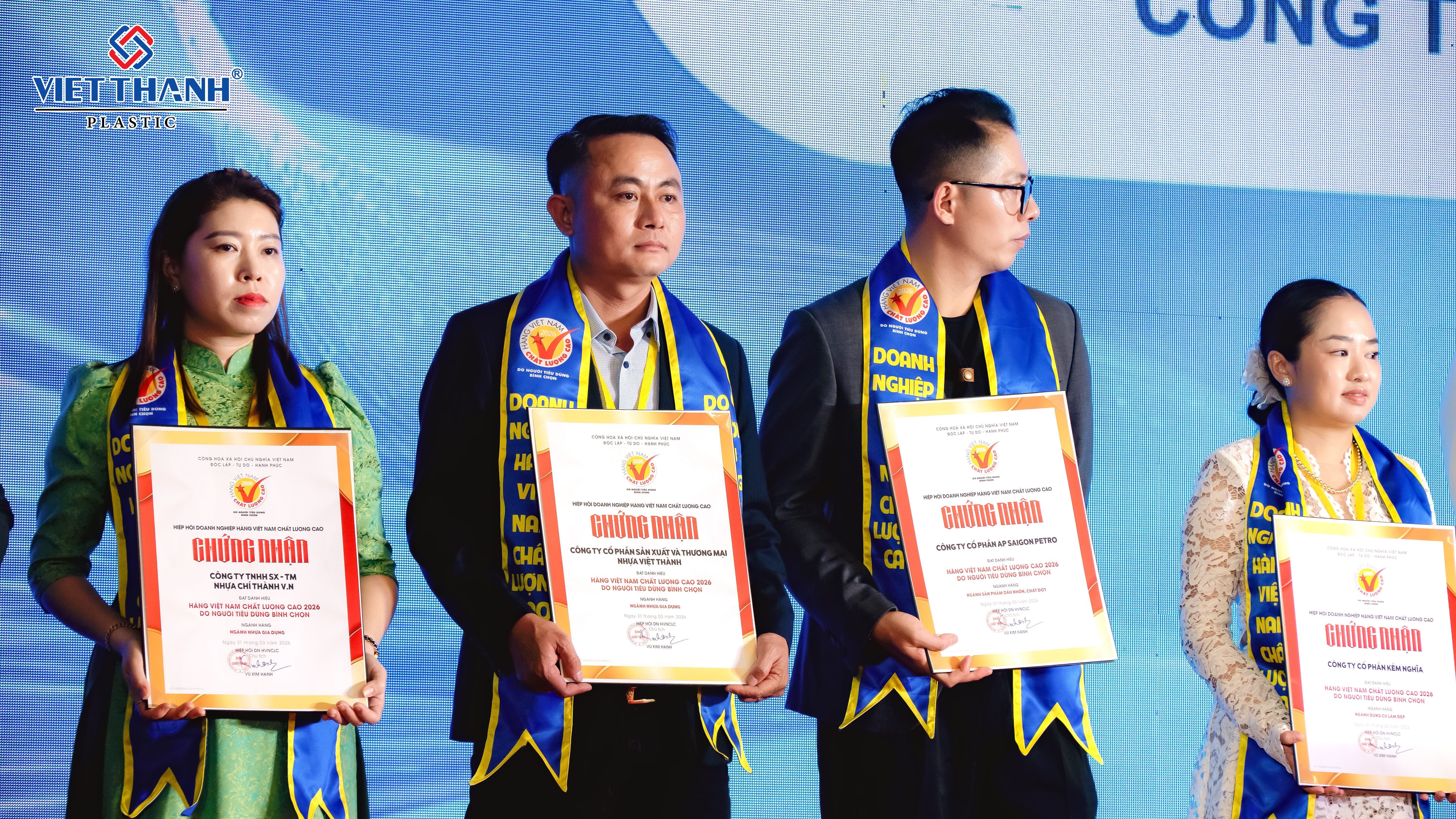 Nhựa Việt Thành tự hào 10 năm liên tiếp nhận danh hiệu hàng Việt Nam chất lượng cao