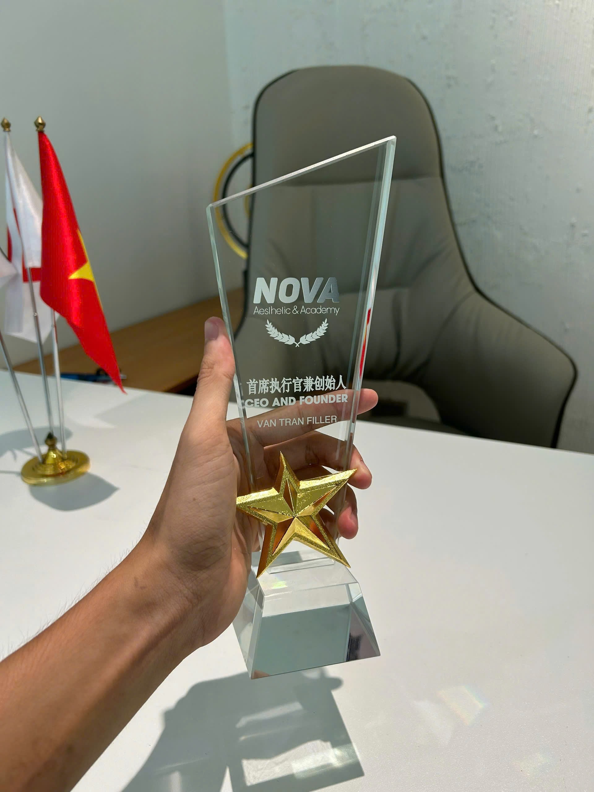 Cúp vinh danh pha lê K7 phối ngôi sao kim loại _thumbnail_1