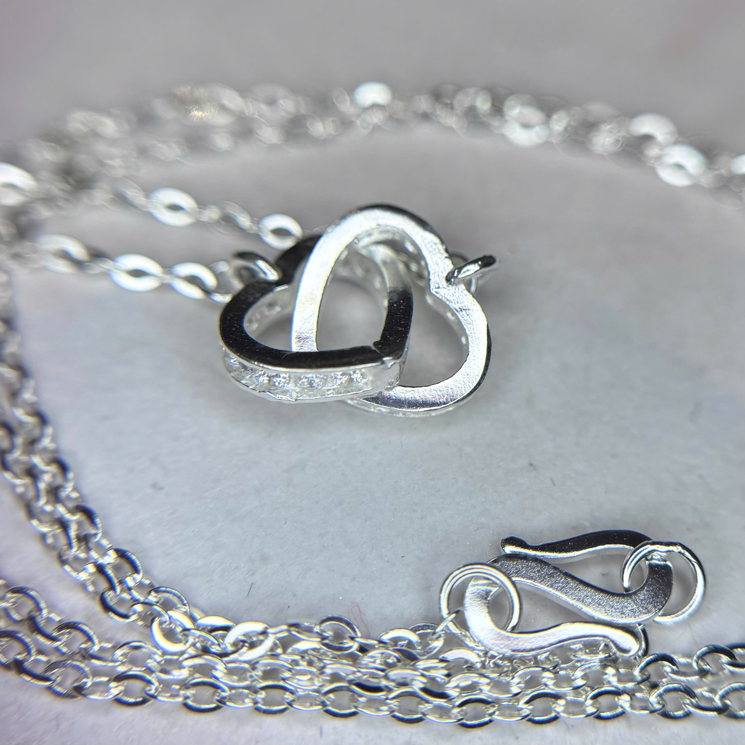 Vòng cổ bạc xi bạch kim kết mặt tim