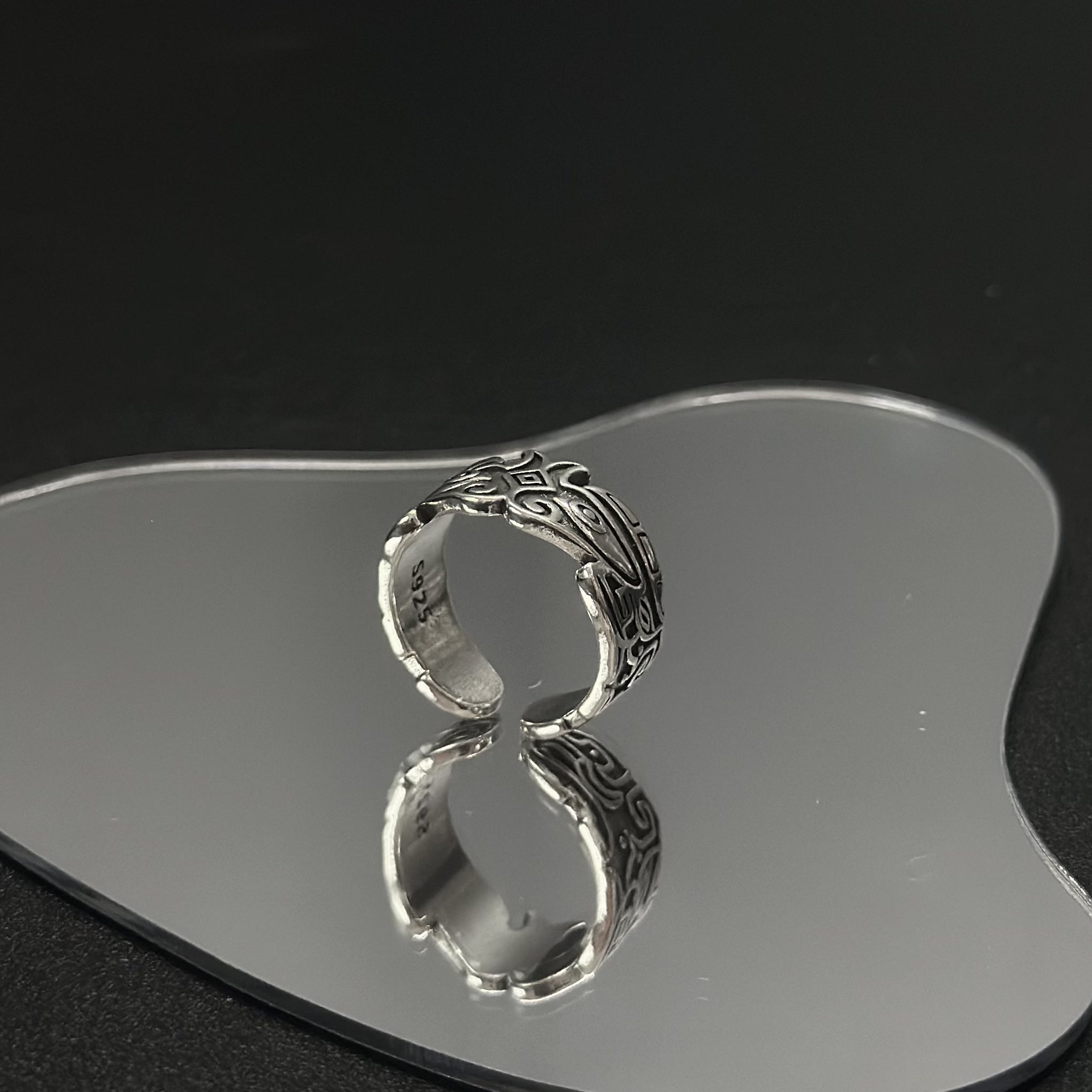 Nhẫn Thần Thú Thao Thiết_thumbnail_0