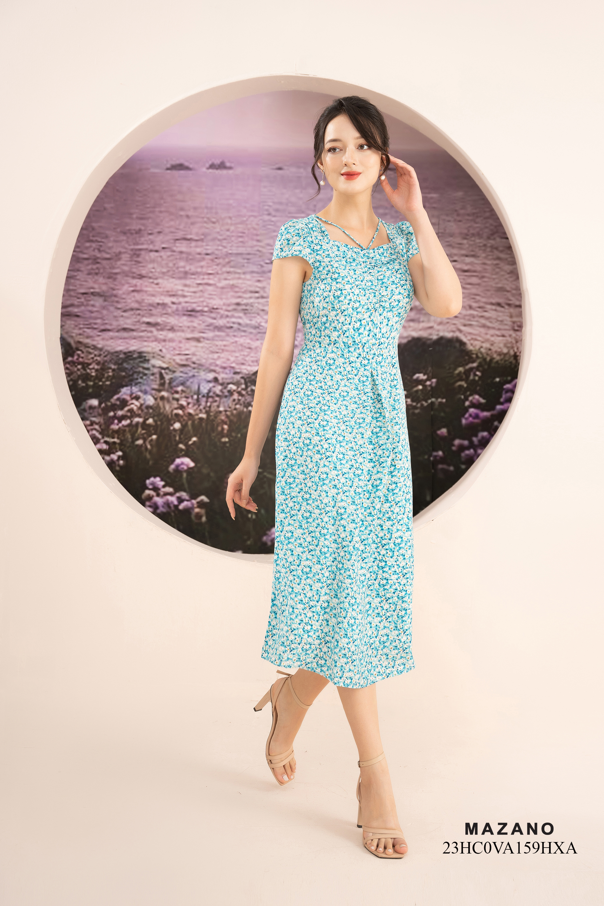 Váy Đầm ôm Chân rủ Vải thô mỏng Hoạ tiết hoa nhí Cổ V Tay ngắn Dài ngang bắp chân 23HC0VA159HXA