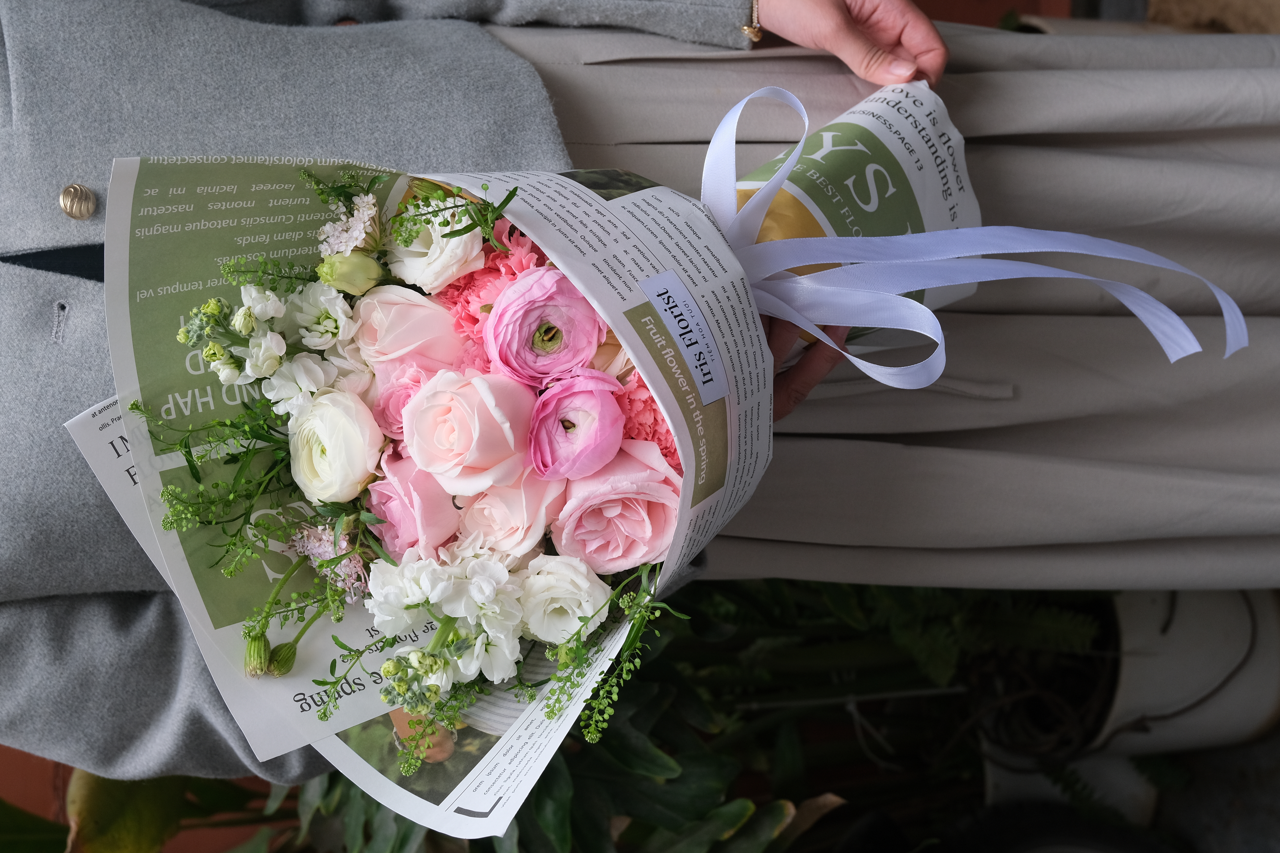 Bó hoa tone hồng mix mao lương - Giấy báo_thumbnail_2