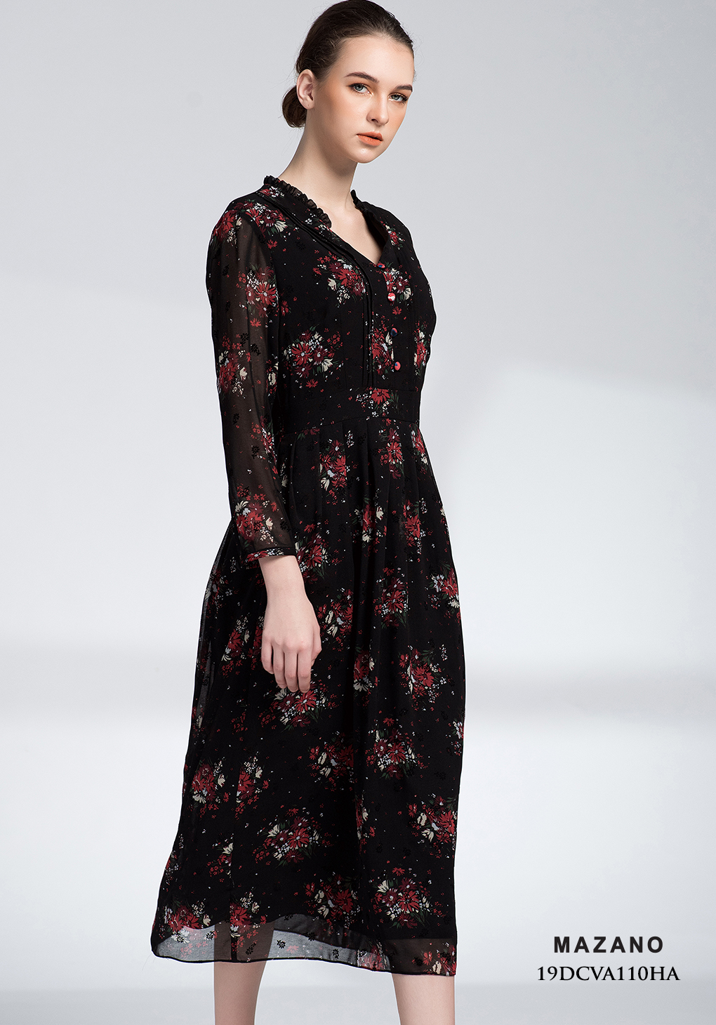 Đâm đen họa tiết hoa đỏ thắt eo cổ cách điệu_thumbnail_1