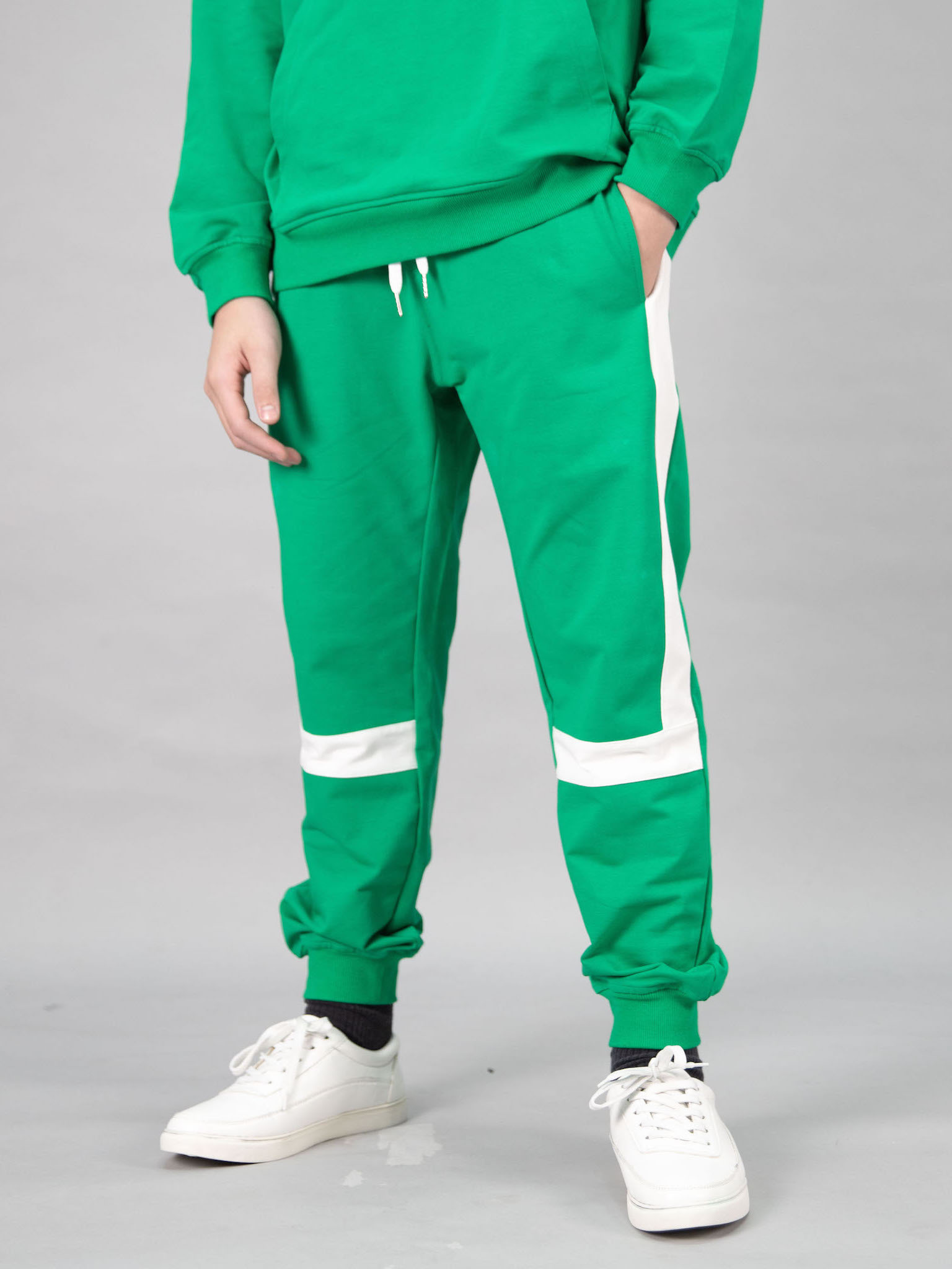 Quần nỉ xanh lá phối trắng_thumbnail_0