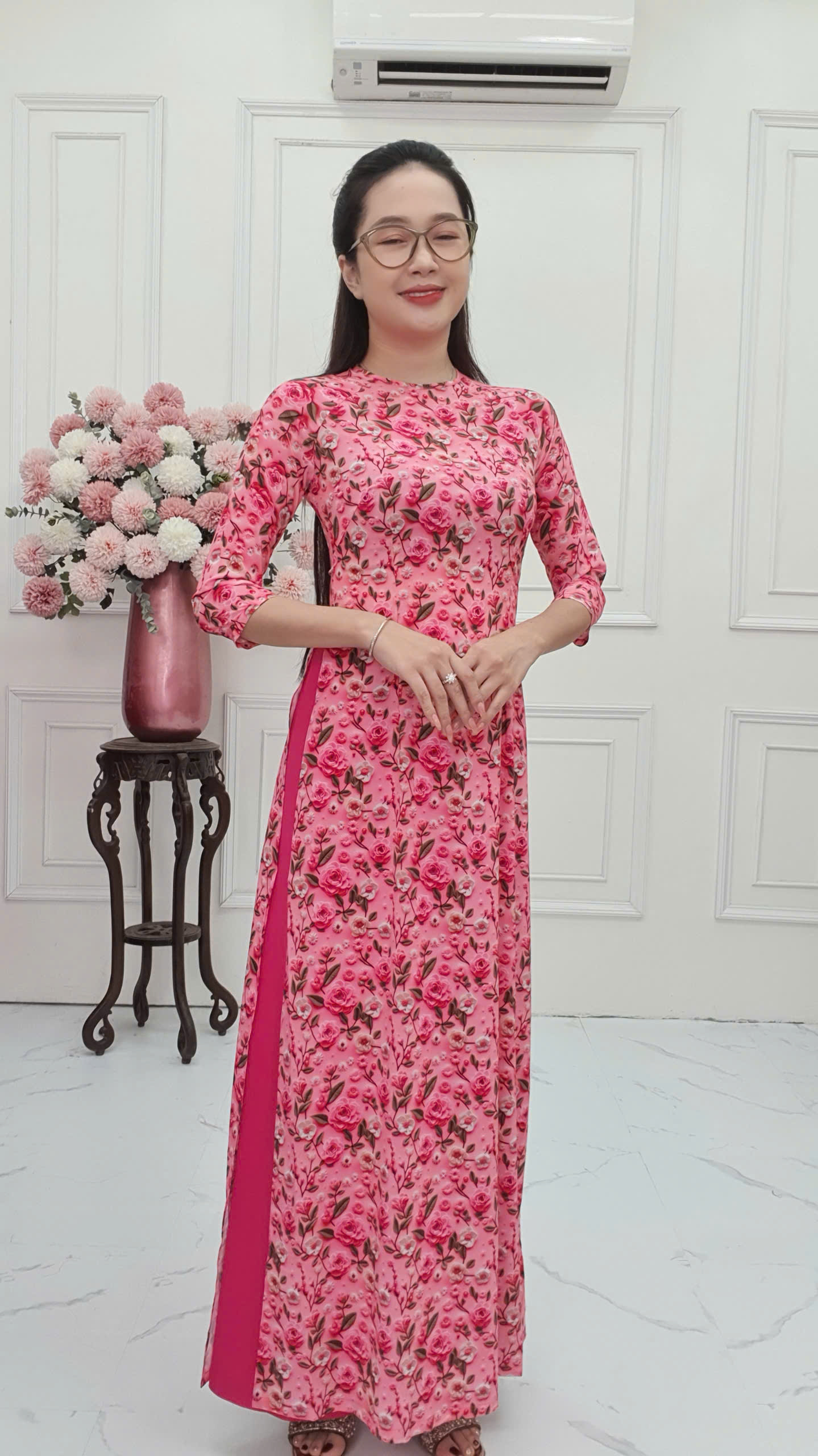 A2801 áo dài khít lỡ lụa nhật nền Hồng hoa đào Hồng trắng_thumbnail_2