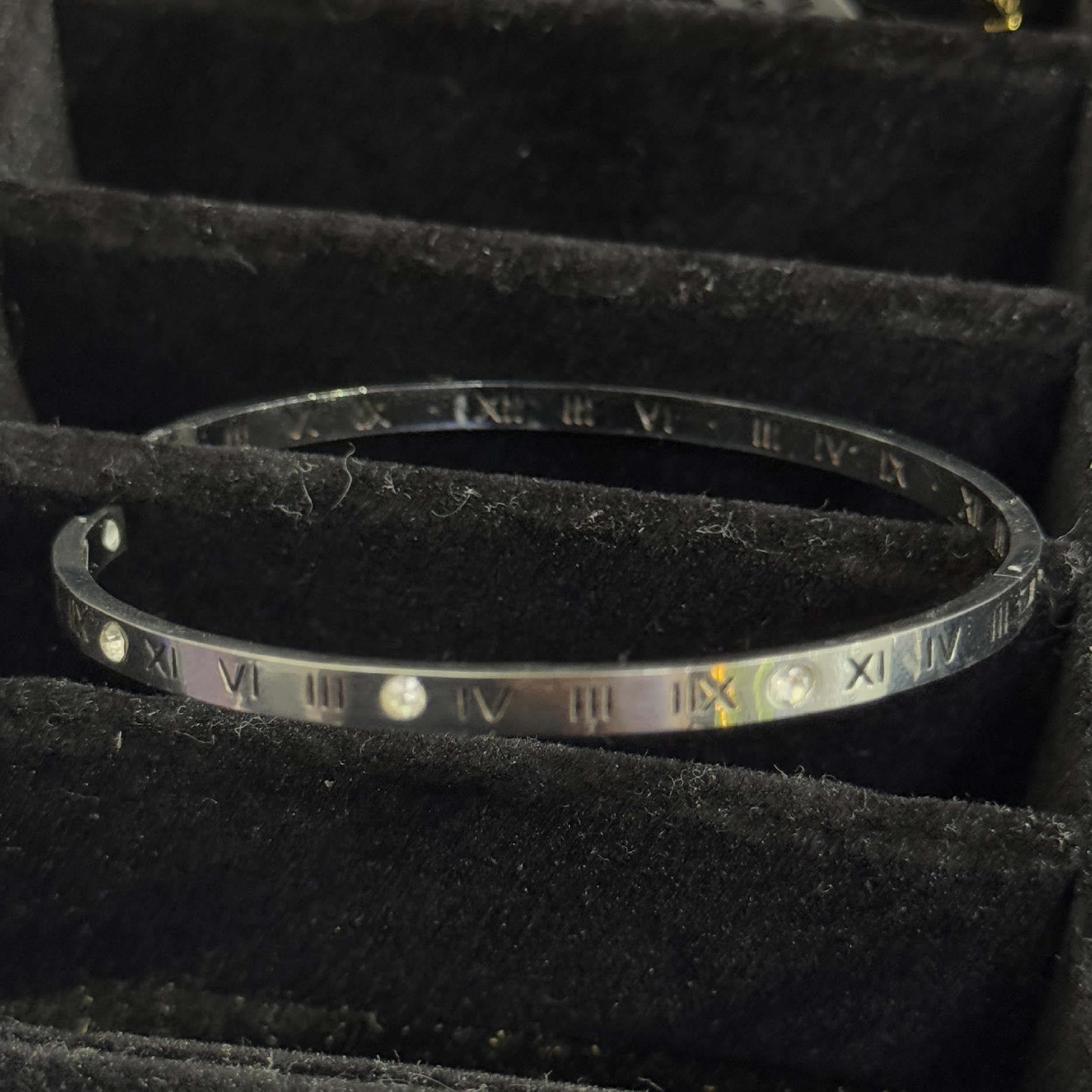 vòng tay titan cuff bạc khắc số la mã kim cương rải_thumbnail_1