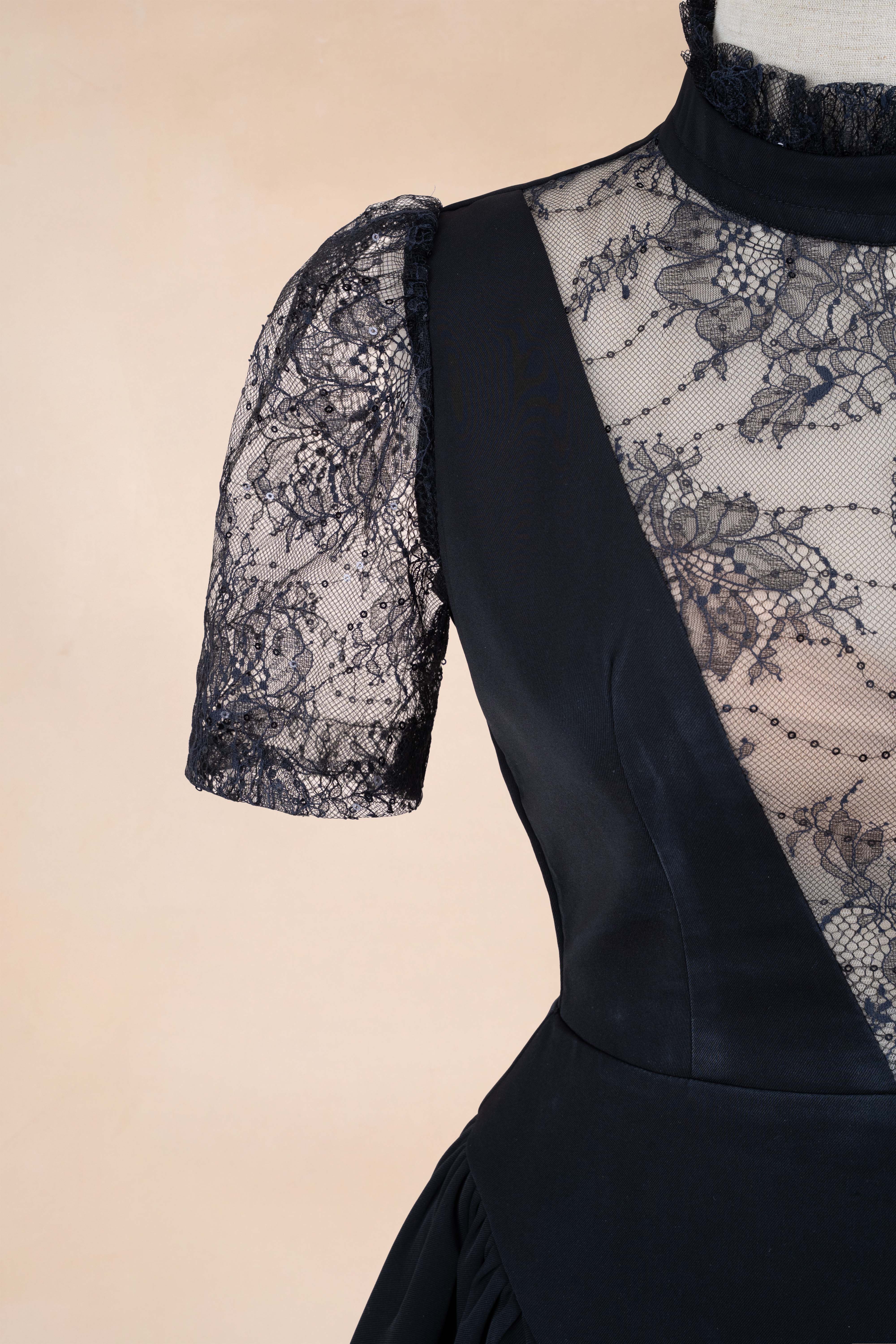 Đầm Xoè Cổ Cao Phối Ren_thumbnail_2