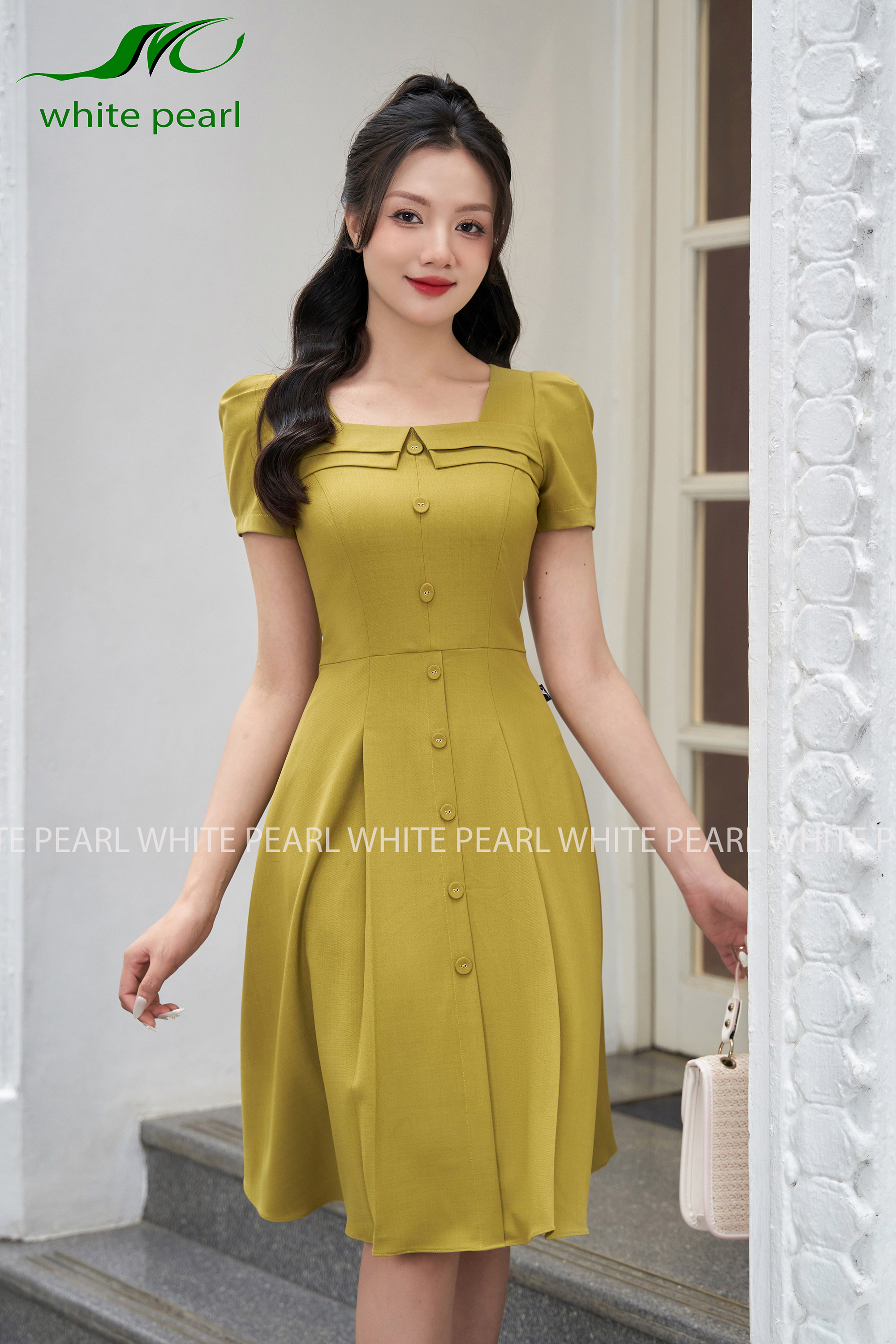 Mẫu đầm cổ vuông màu Vàng thời trang công sở cao cấp White Pearl_thumbnail_2