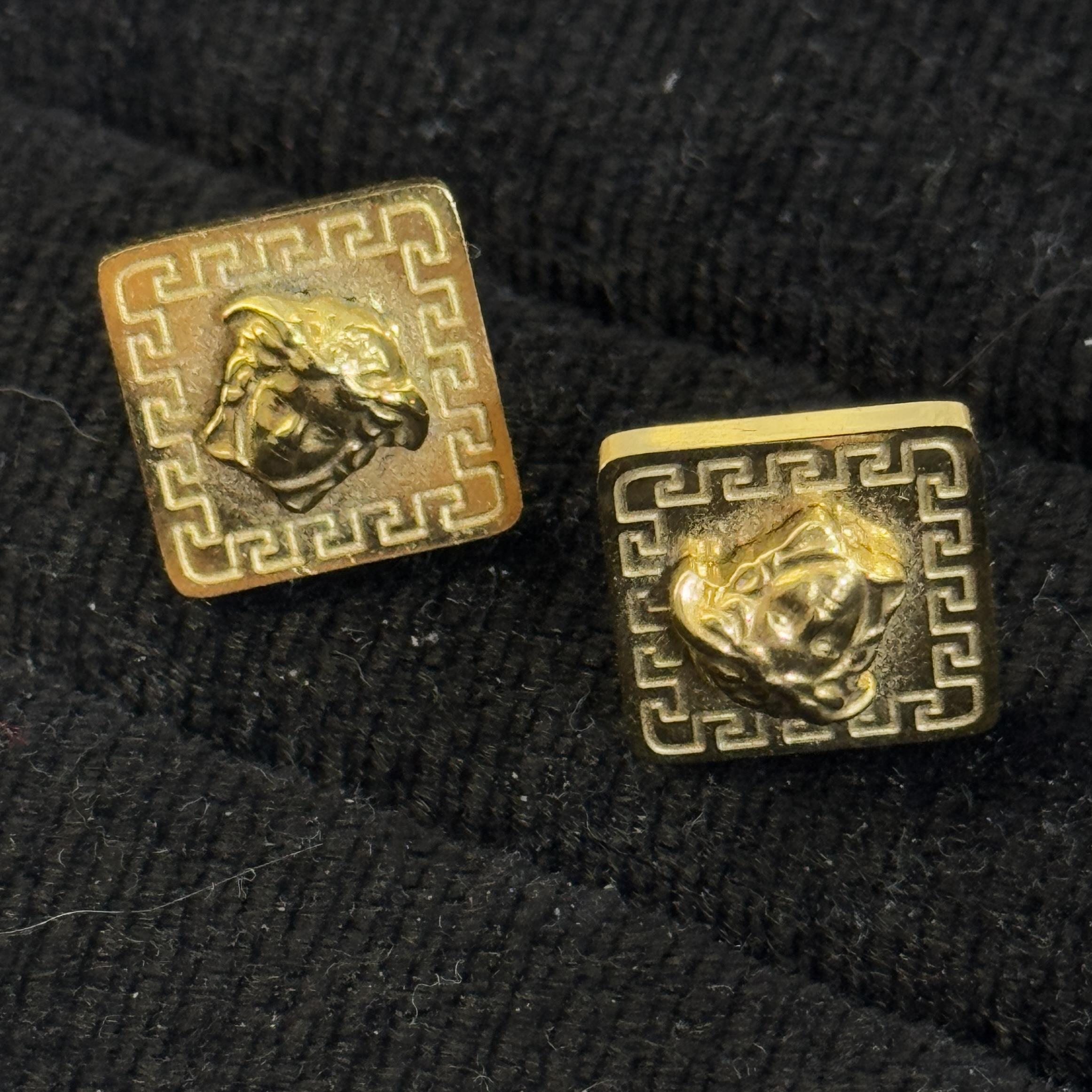 khuyên kiểu cặp titan vàng vuông Versace