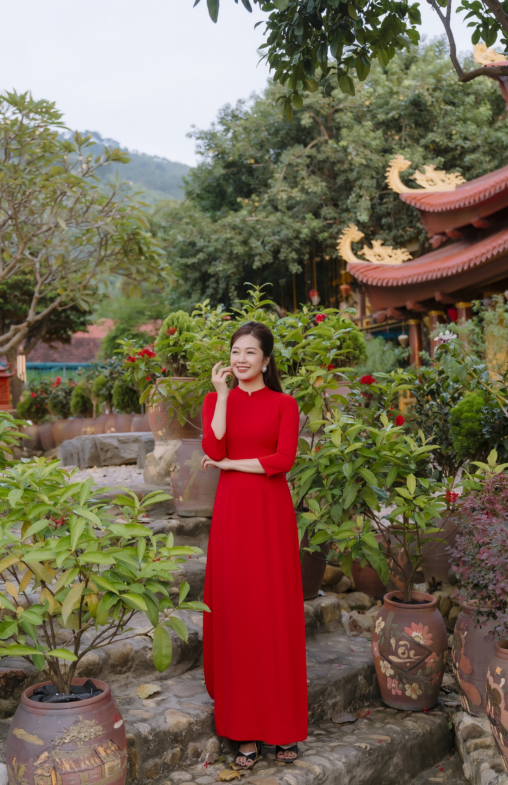 A2066CC bộ áo dài lụa mỹ đỏ trơn cổ 2p tay lỡ_thumbnail_5