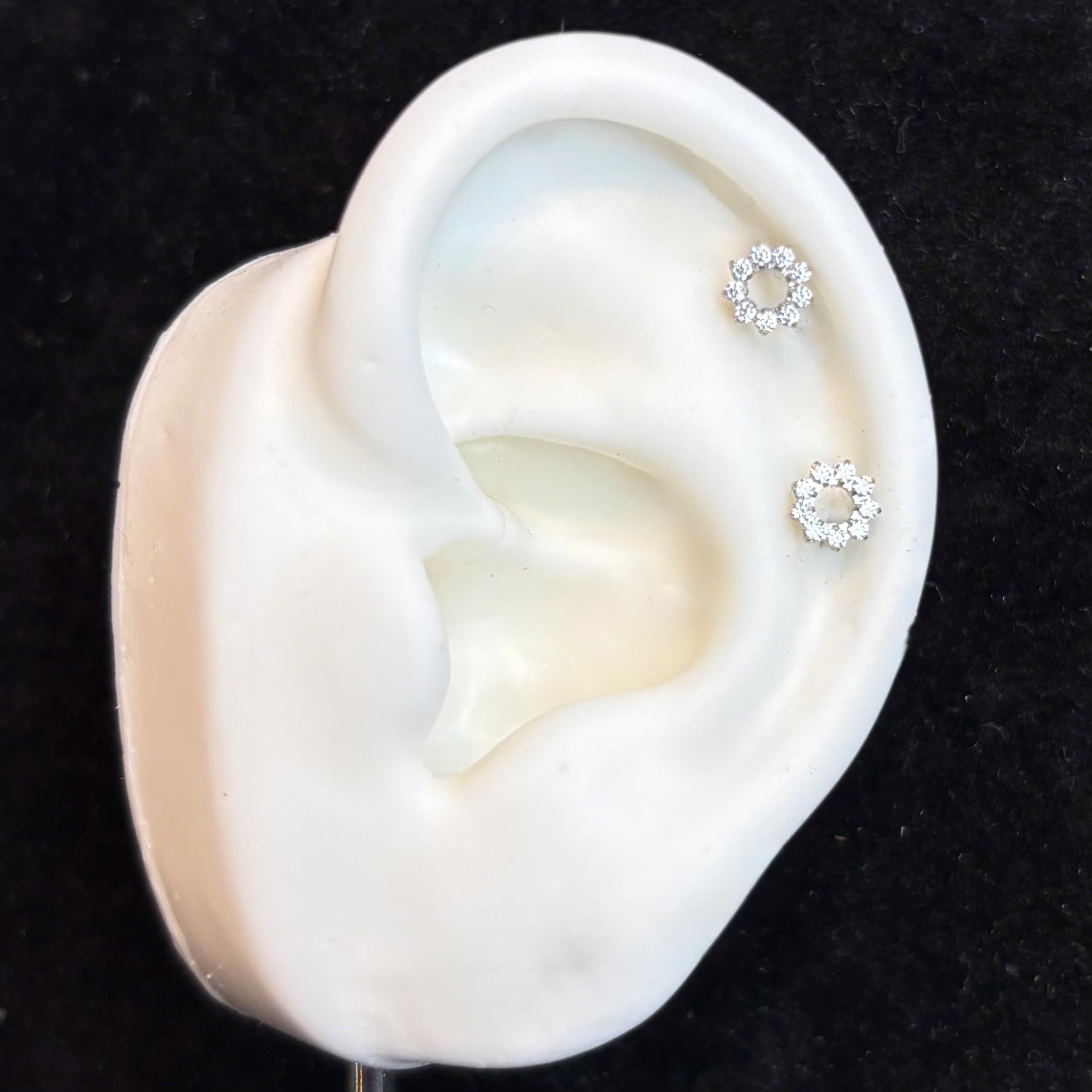 Khuyên kiểu titan vòng hoa_thumbnail_2