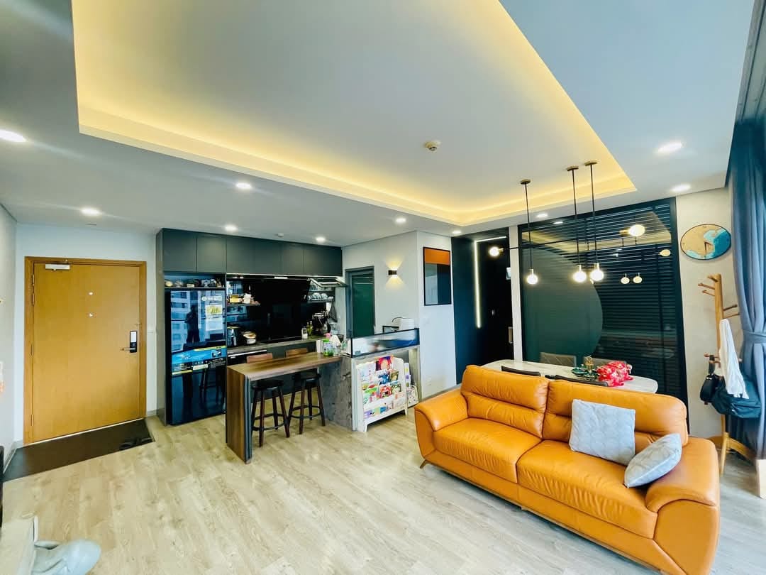 BÁN CĂN HỘ 2 PHÒNG DIỆN TÍCH LỚN, VIEW HỒ BƠI, NỘI THẤT NHẬP KHẨU