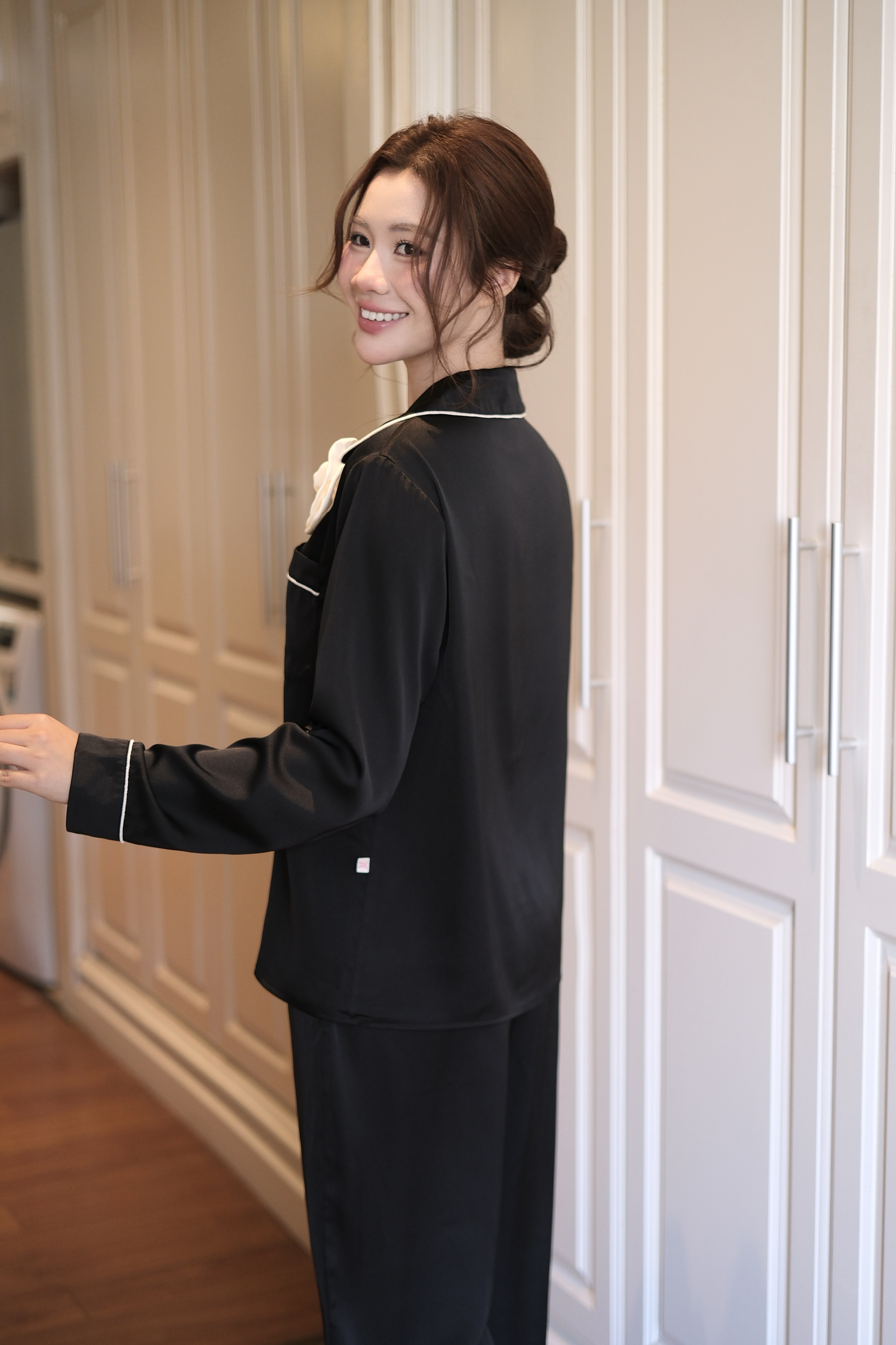 Bộ lụa áo dài tay, quần dài BN608_thumbnail_7