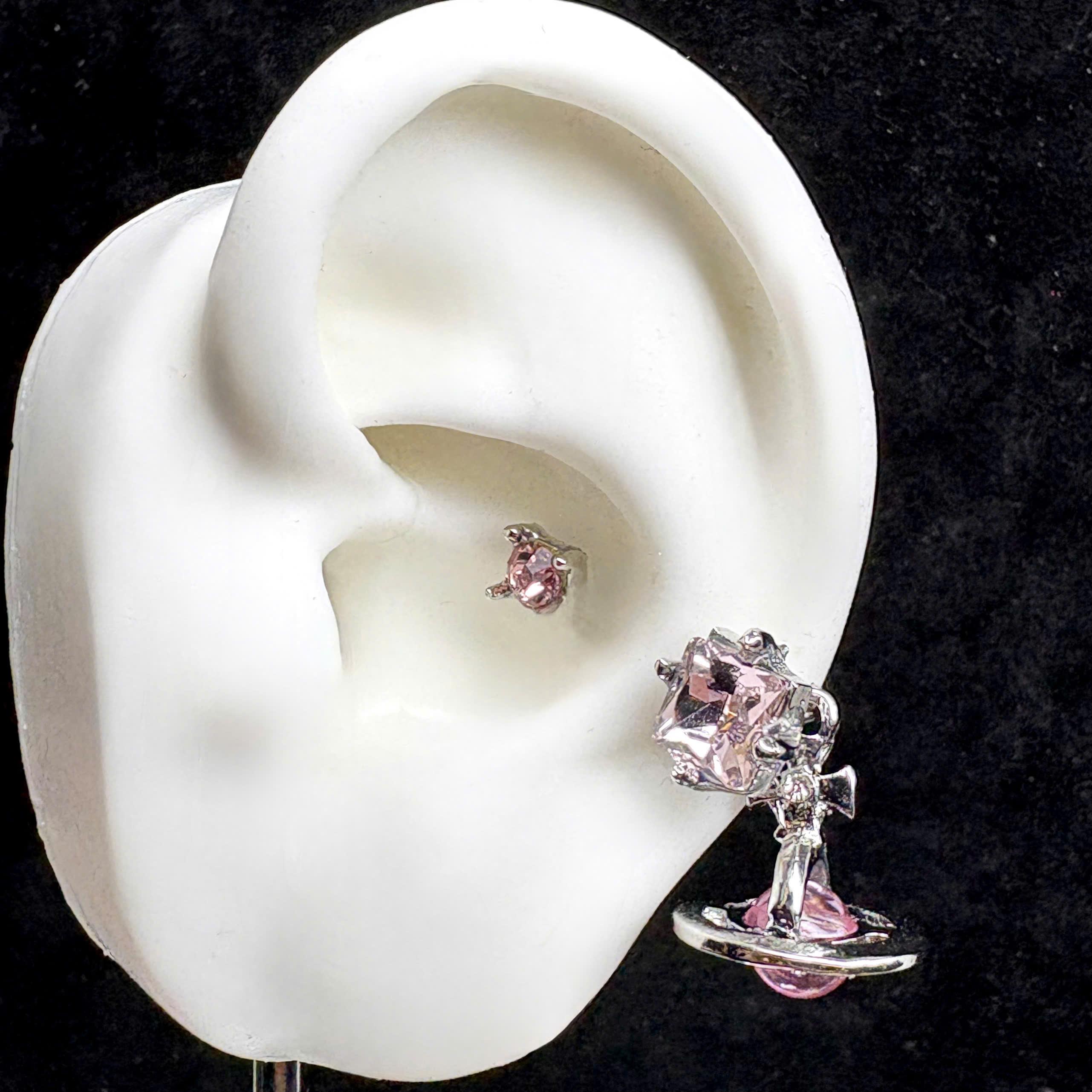 Khuyên kiểu septum hành tinh hồng rơi