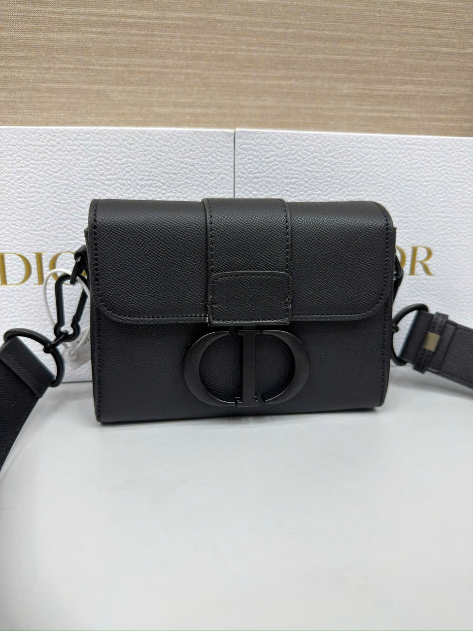 Túi đeo chéo Dior Montaigne Calf Black