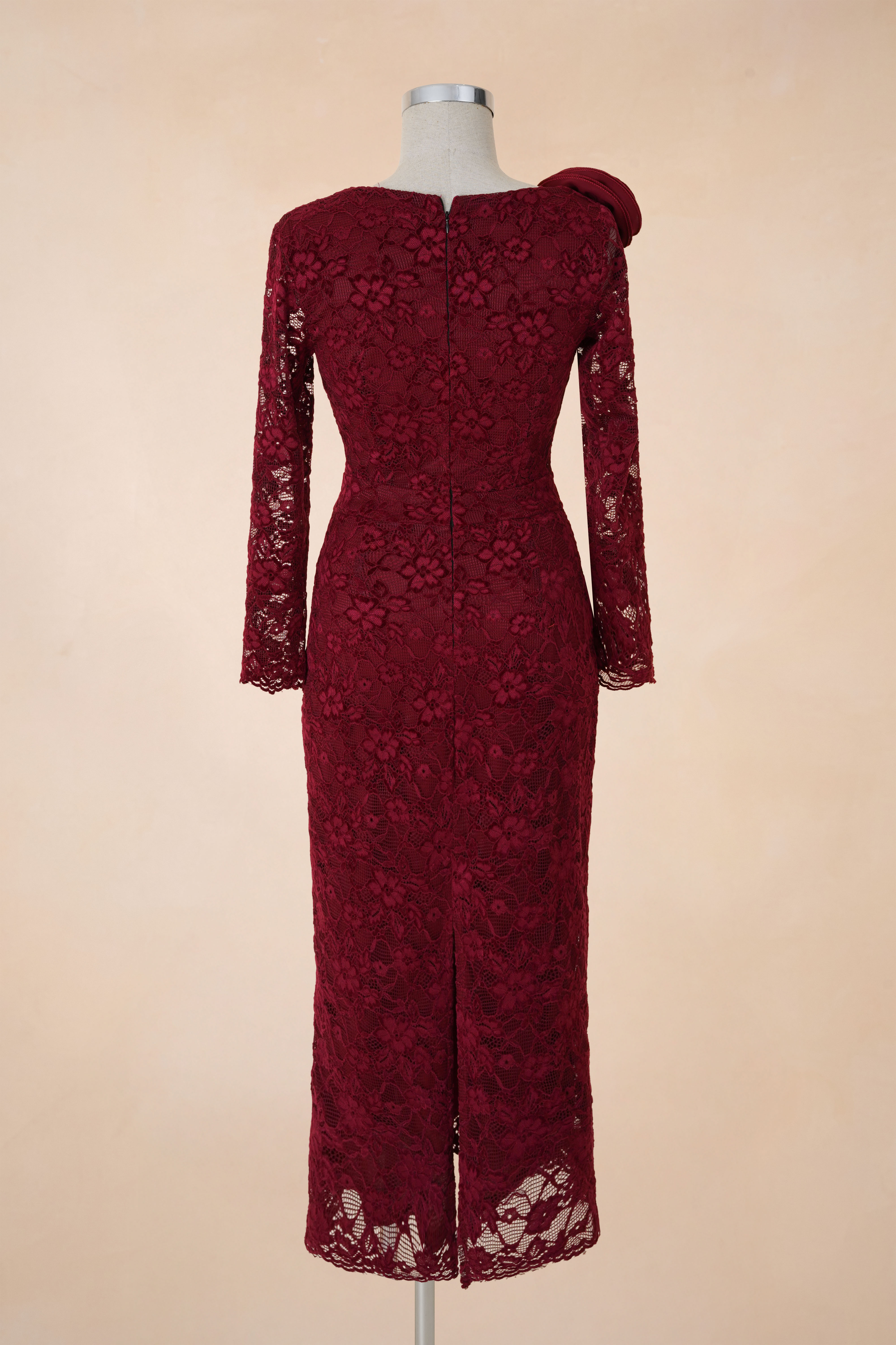 Đầm Suông Cổ Lệch Hoa Vai_thumbnail_2