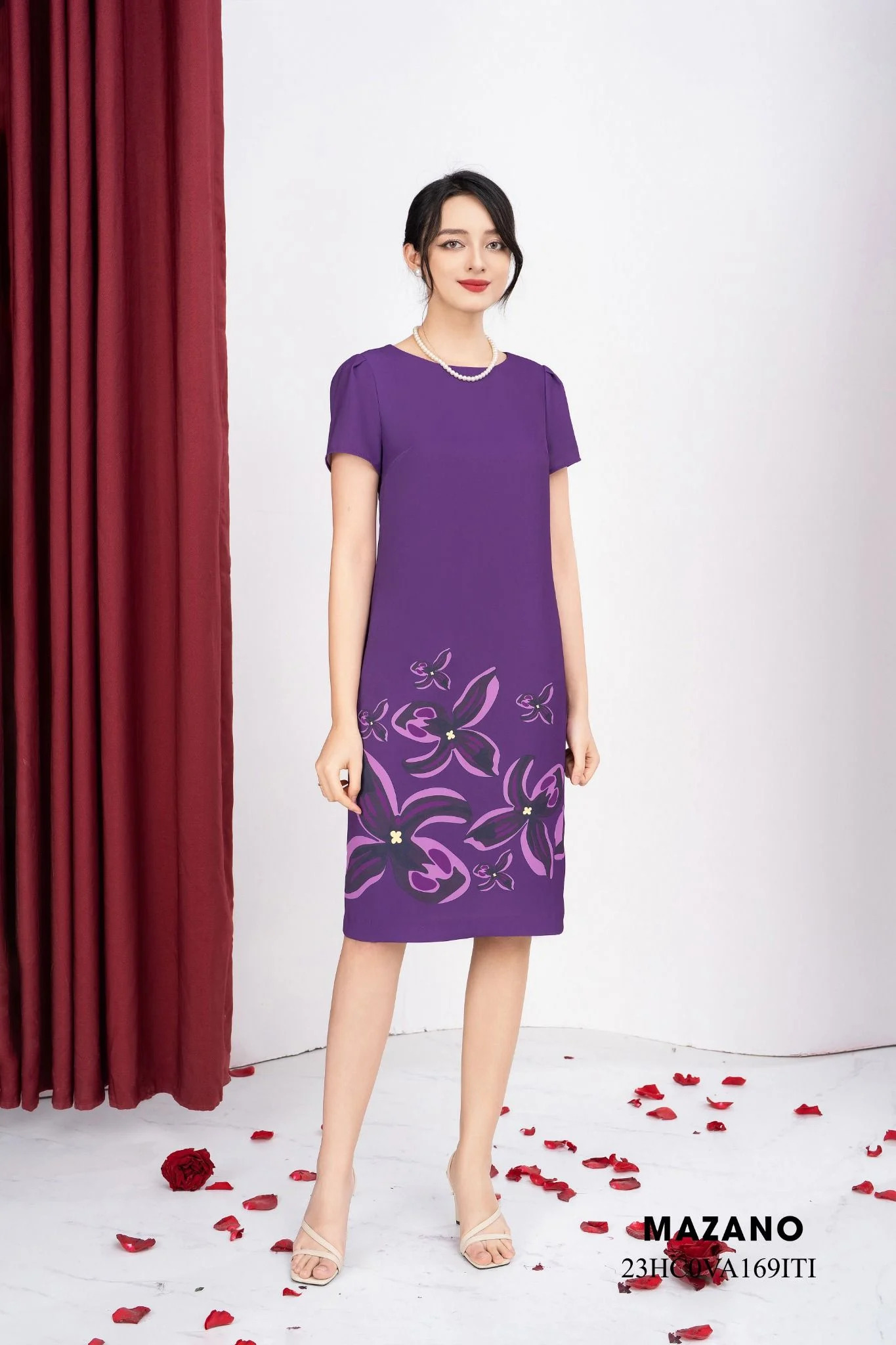 Đầm suông tím dáng ôm họa tiết in hoa