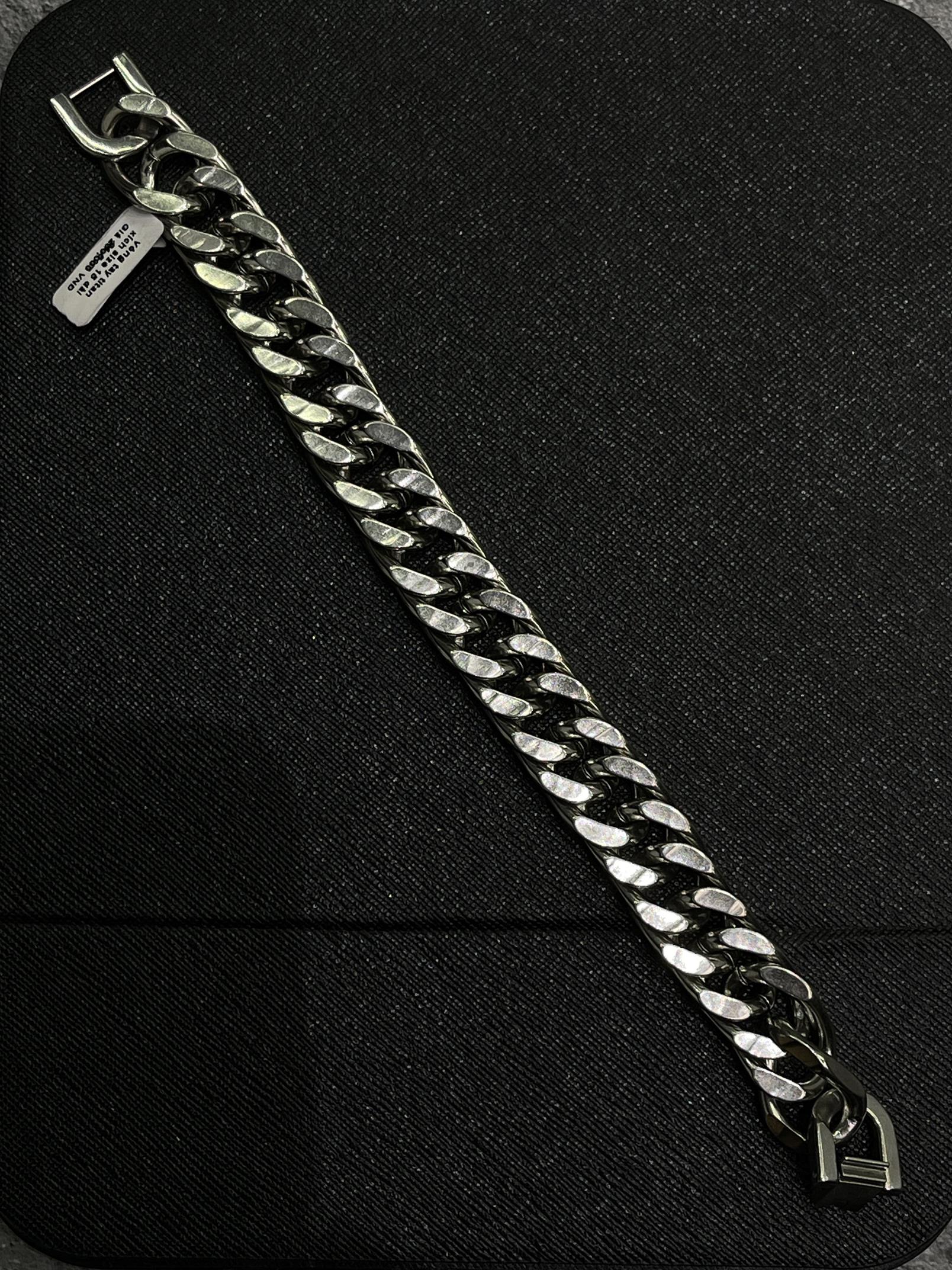 Vòng tay titan xích size 15 dài 21.5cm.