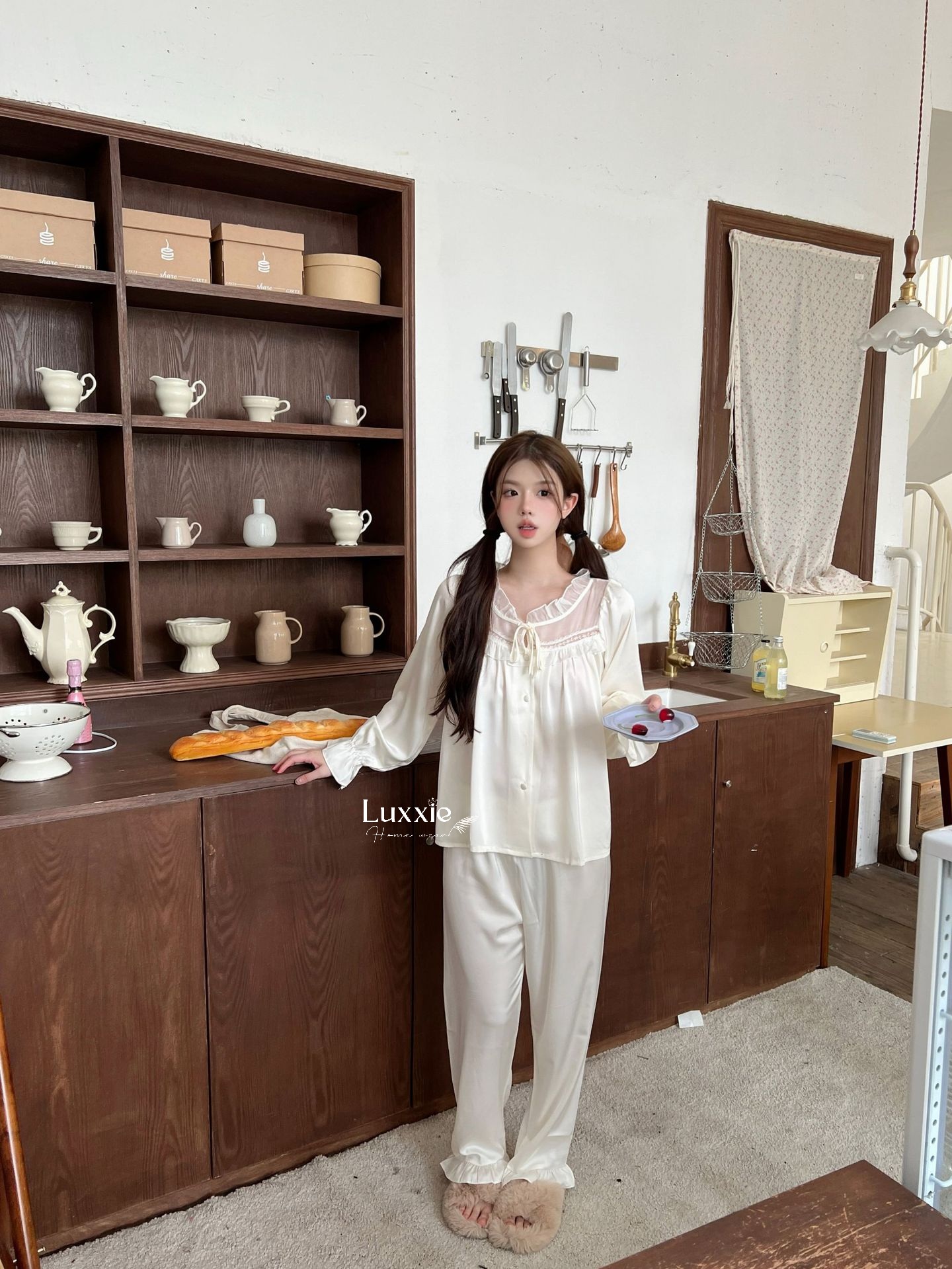 LEDAI09 Pijama lụa cổ ren tiểu thư màu kem_thumbnail_2