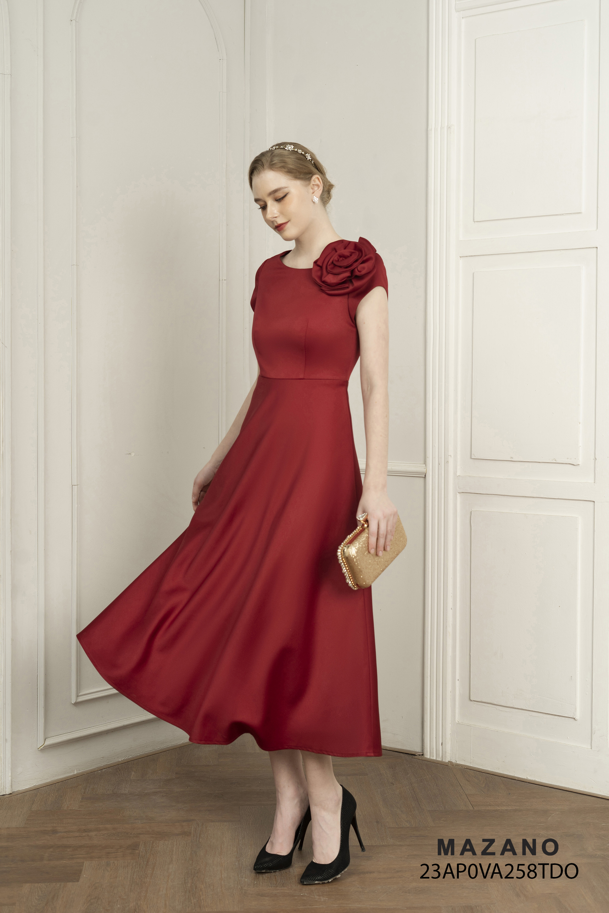 Đầm thân ôm chân rủ, đính hoa cuốn_thumbnail_3