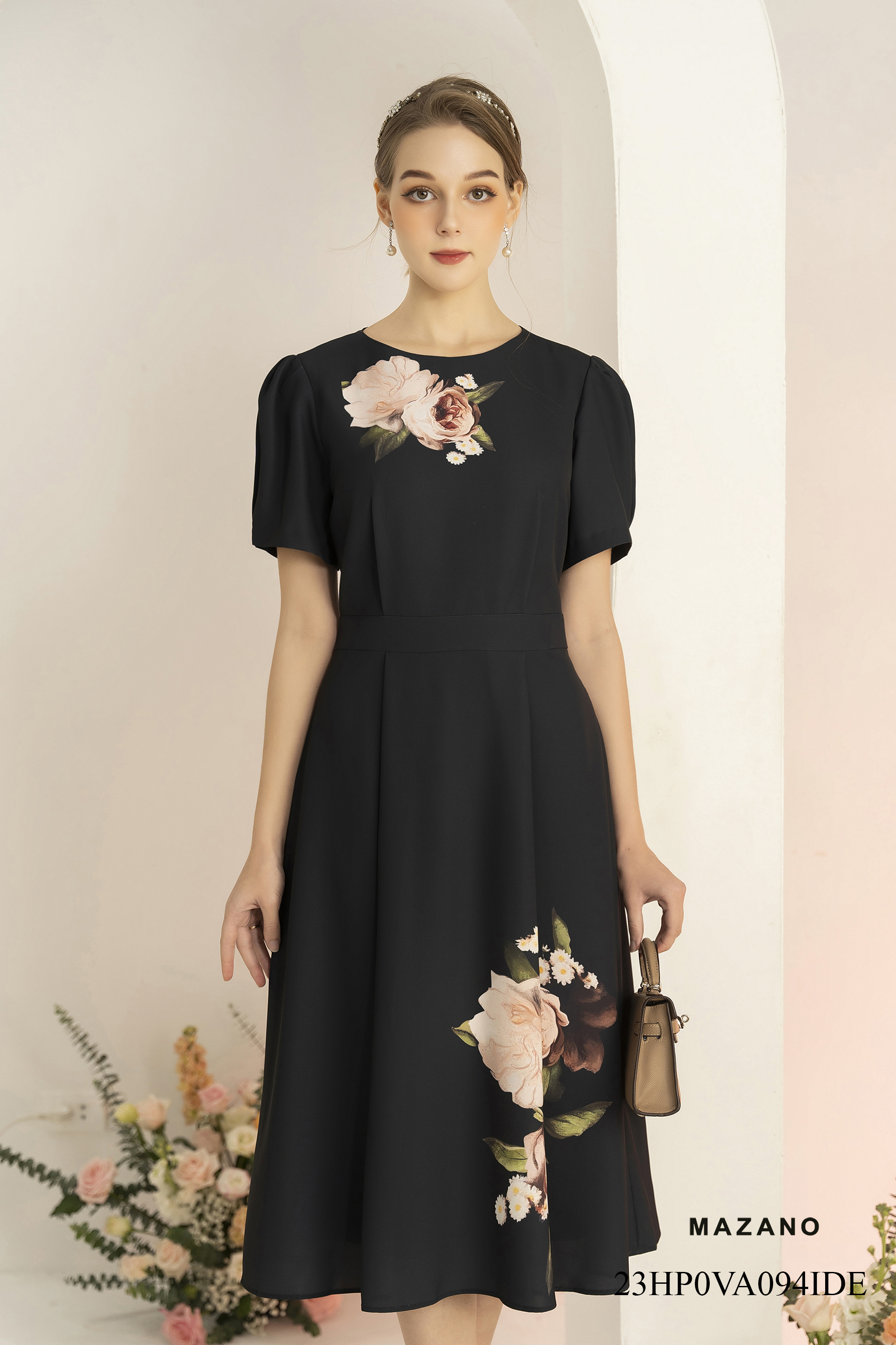 Đầm ôm che eo chân xòe nhẹ in họa tiết hoa nghệ thuật 23HP0VA094IDE