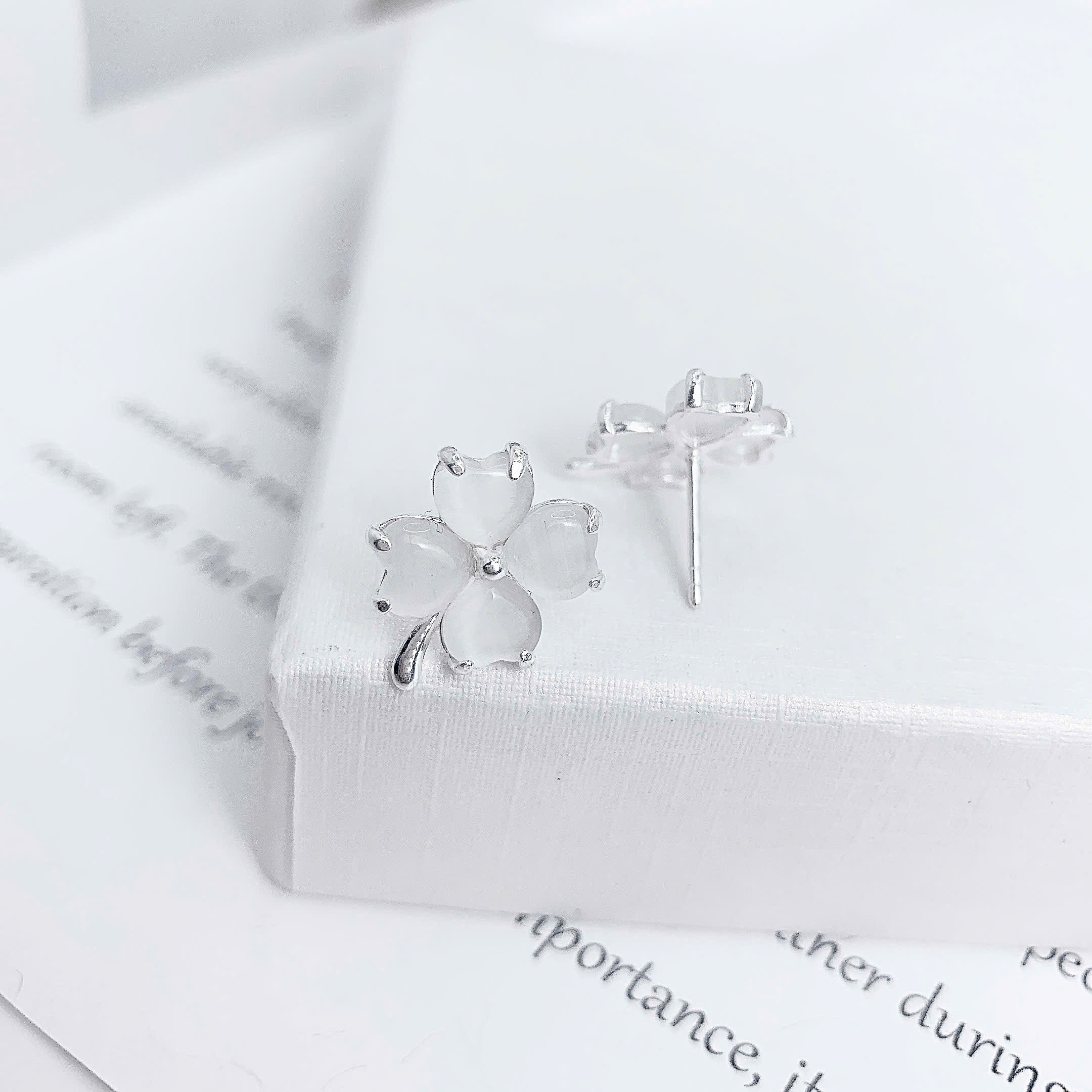 K265 - Khuyên tai cỏ 4 lá thạch anh_thumbnail_2