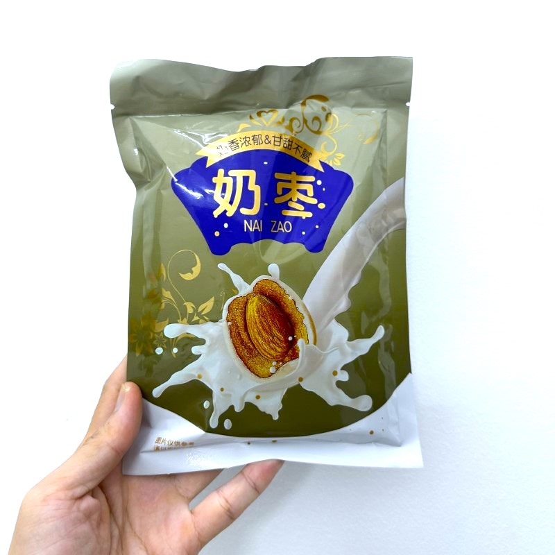 Kẹo Táo Đỏ Hạnh Nhân Bóc Sữa