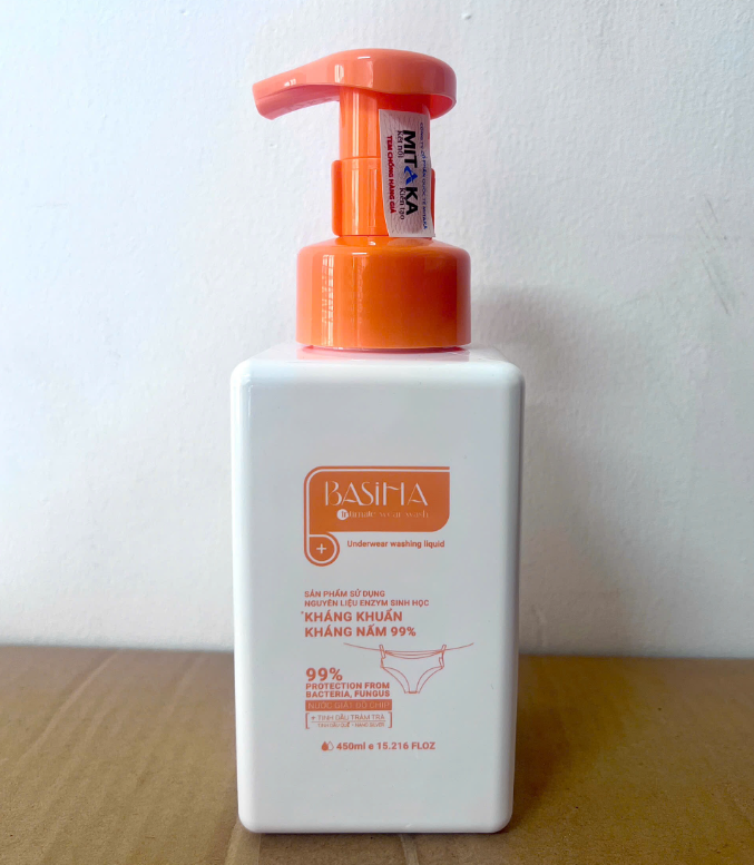 Basiha Intimate Wear Wash (450ml)_thumbnail_2