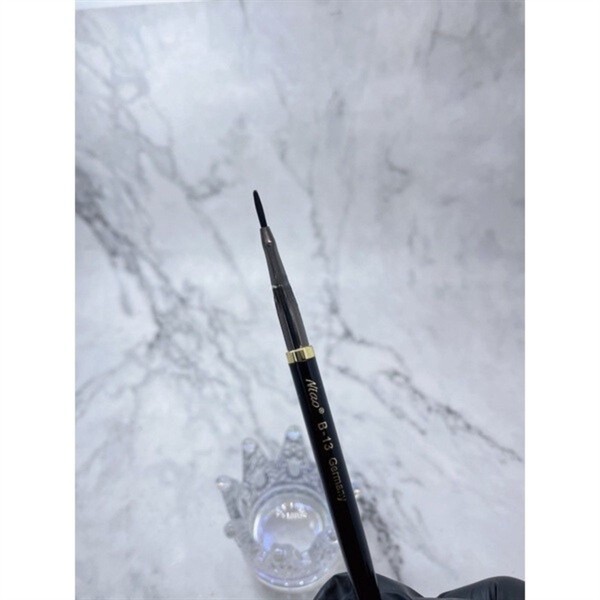 Cọ Niao - vẽ kẻ dạ