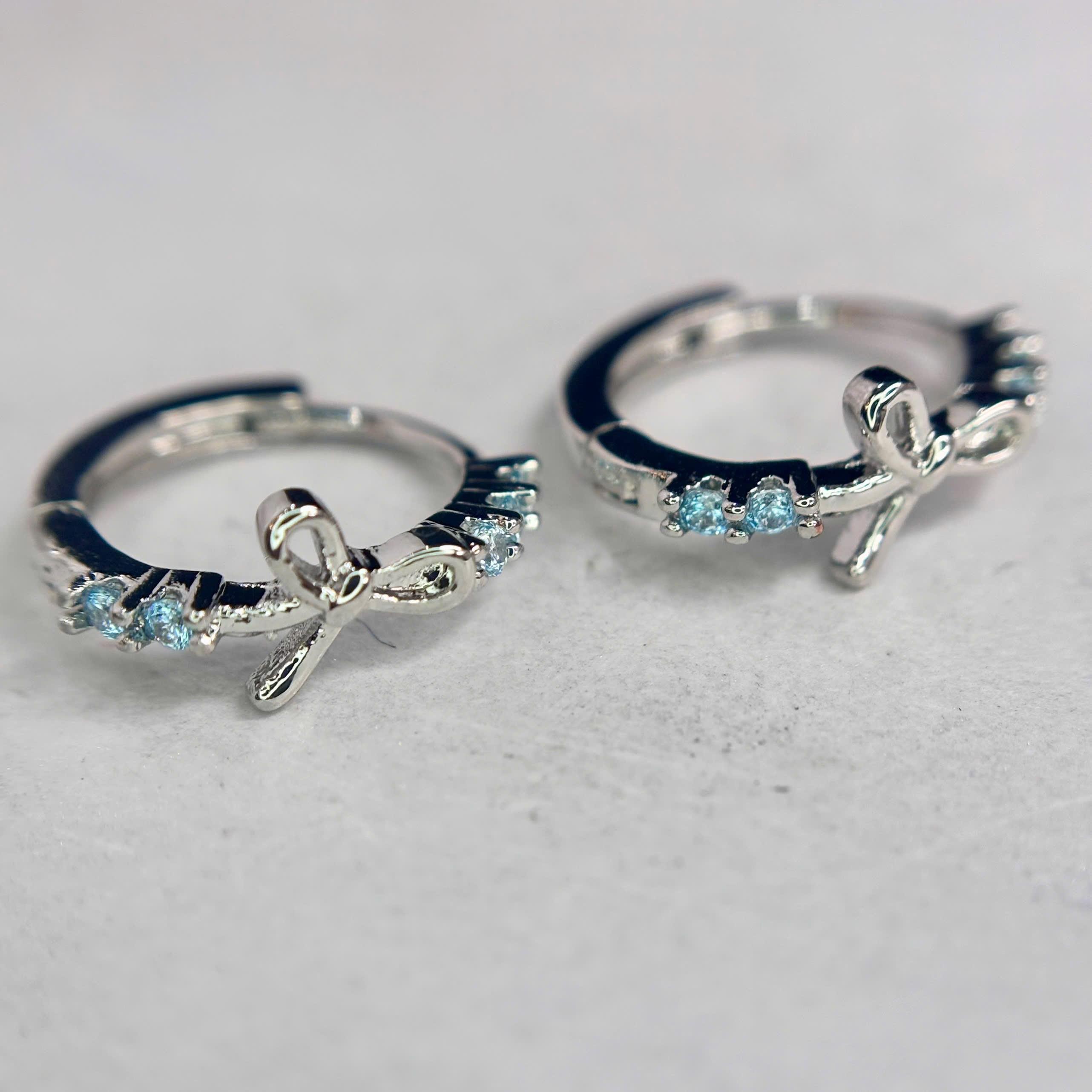 Khuyên vòng hợp kim mạ bạc nơ xanh size 8_thumbnail_2