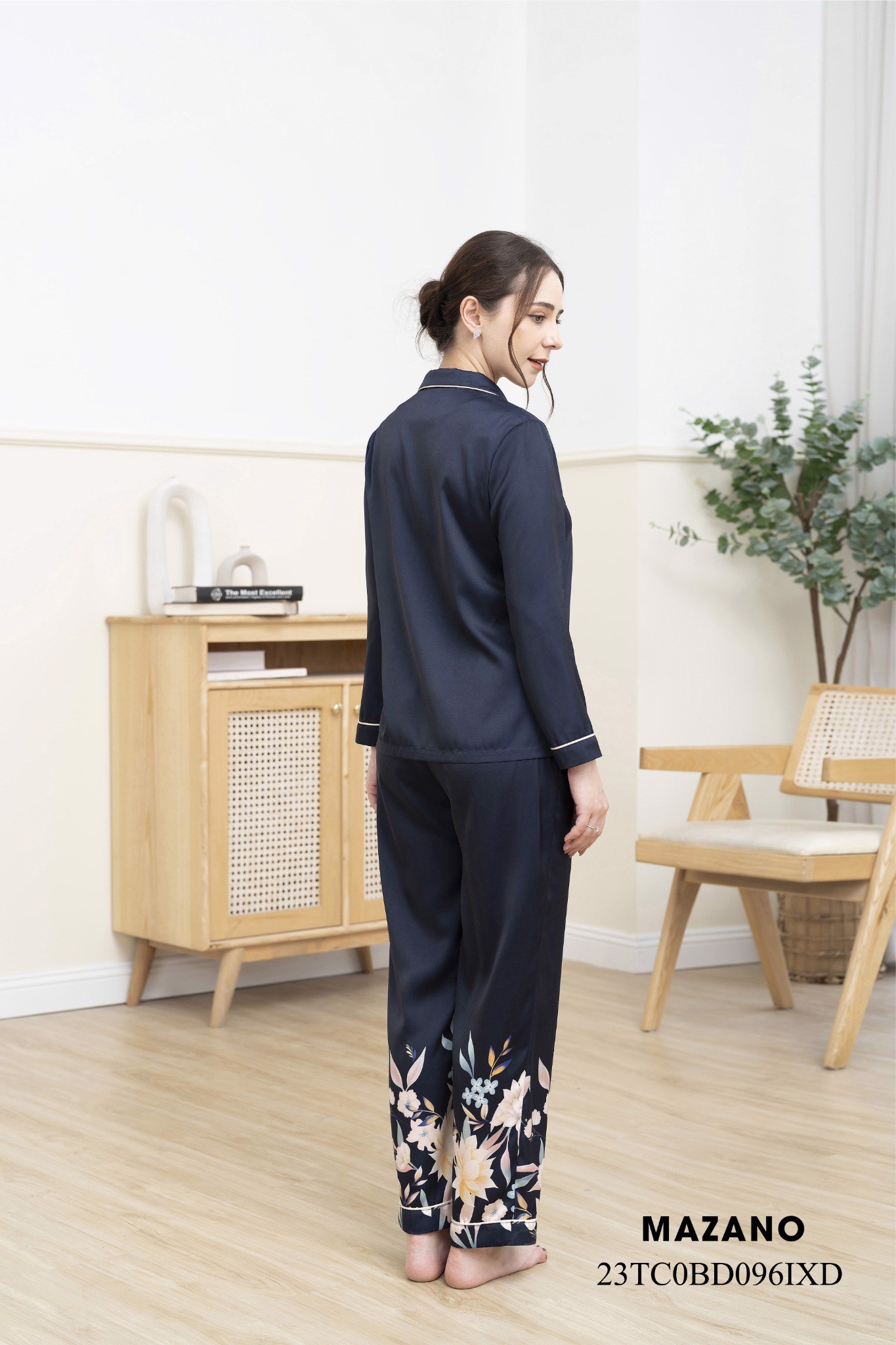 Bộ đồ mặc nhà in họa tiết hoa cỏ_thumbnail_4