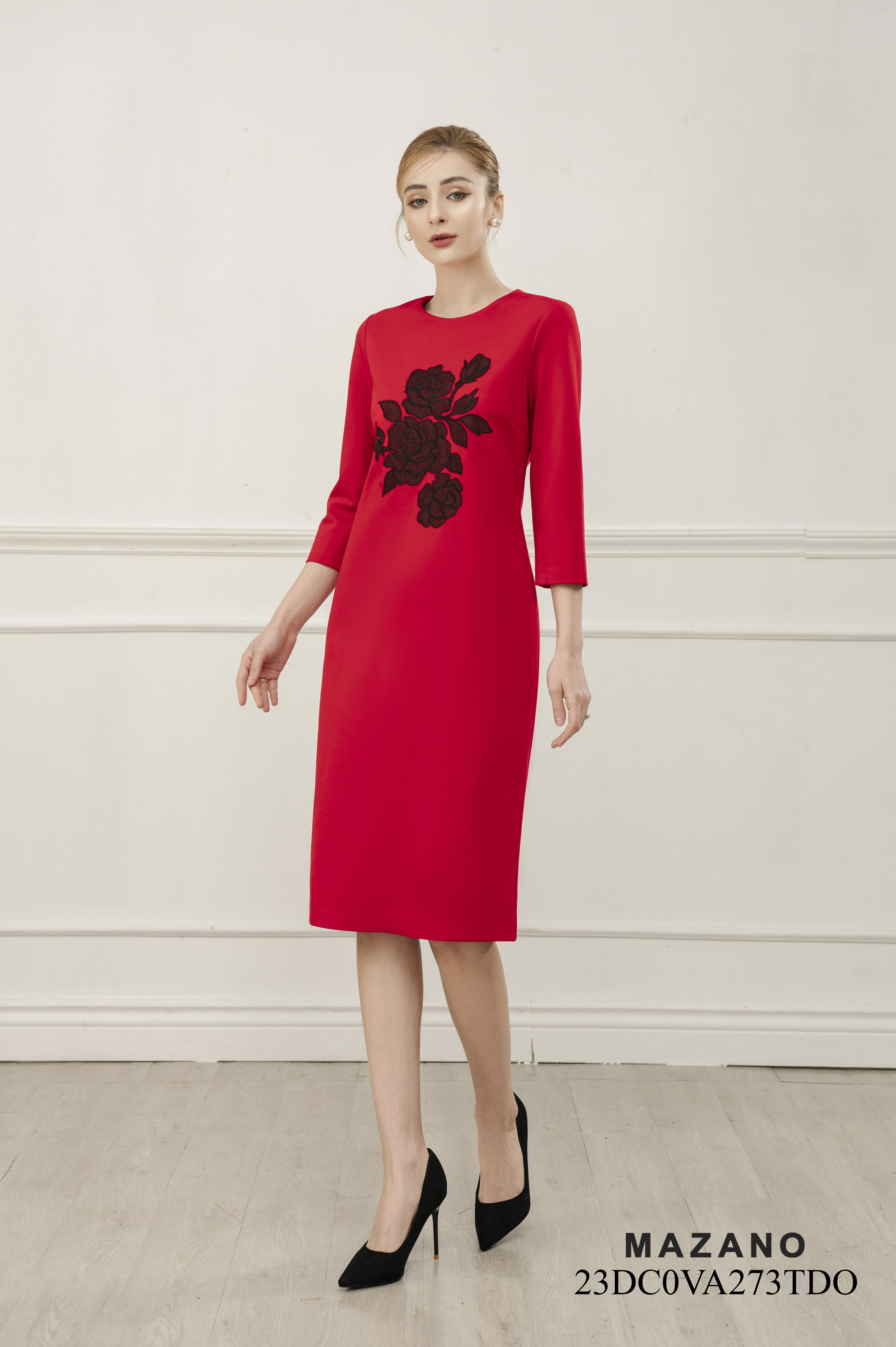 Đầm thêu họa tiết hoa hồng_thumbnail_4