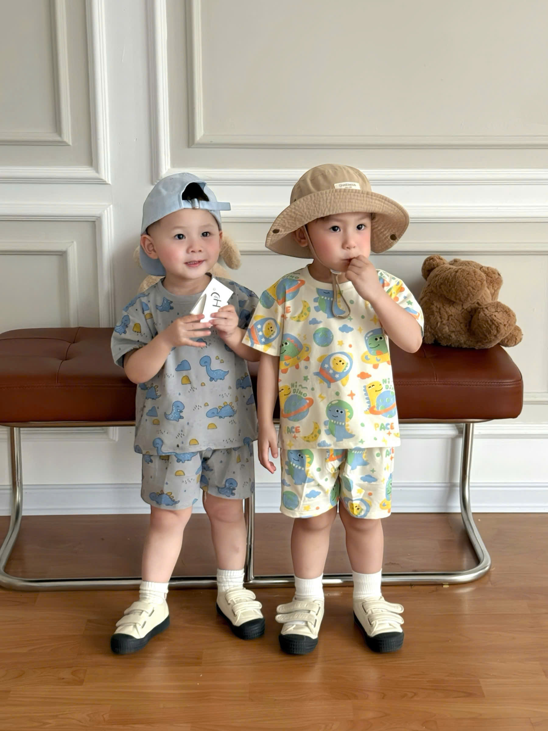 N94 SET 2 BỘ CỘC KHỦNG LONG VŨ TRỤ - A100.328