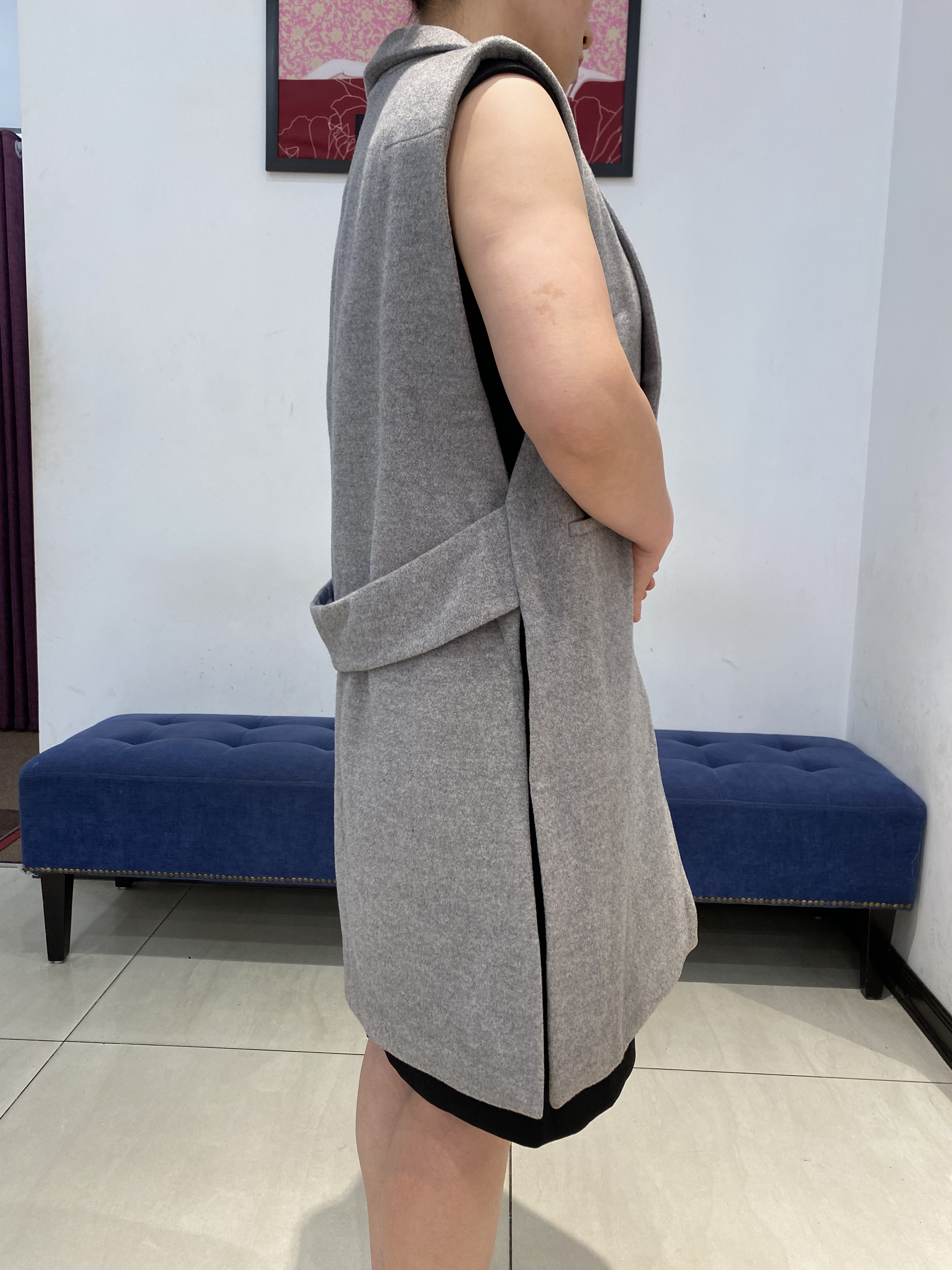 Áo Blazer xám sát tay cổ cách điệu