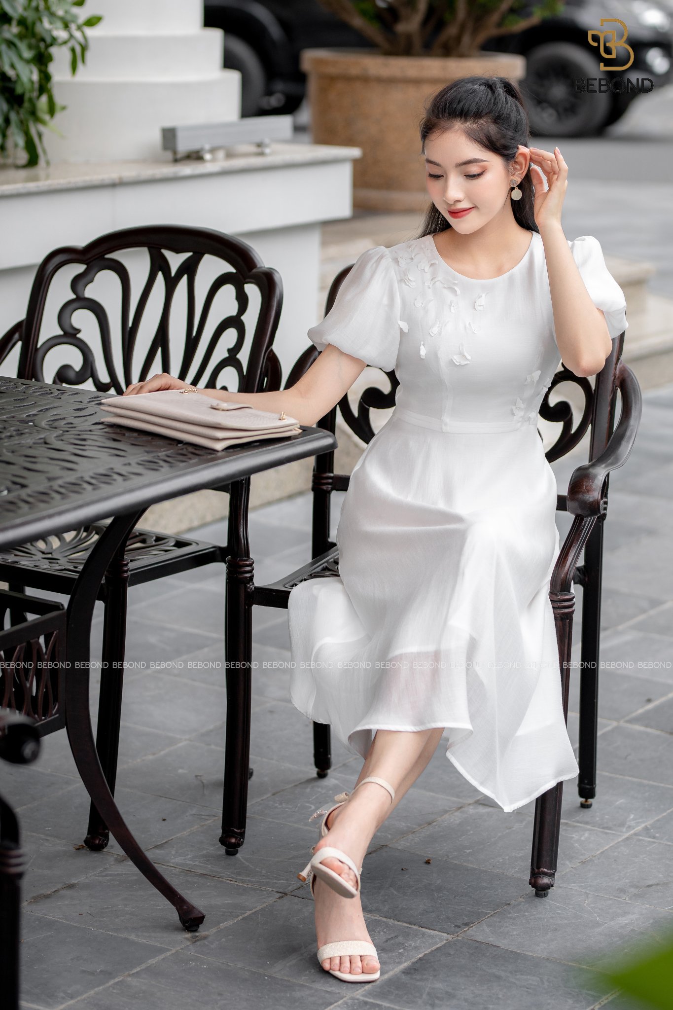 Đầm xòe  đính hoa màu trắng- RAYON_thumbnail_2