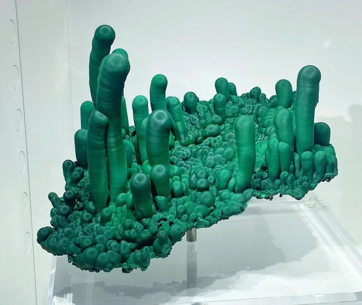 Khối thạch nhũ malachite
