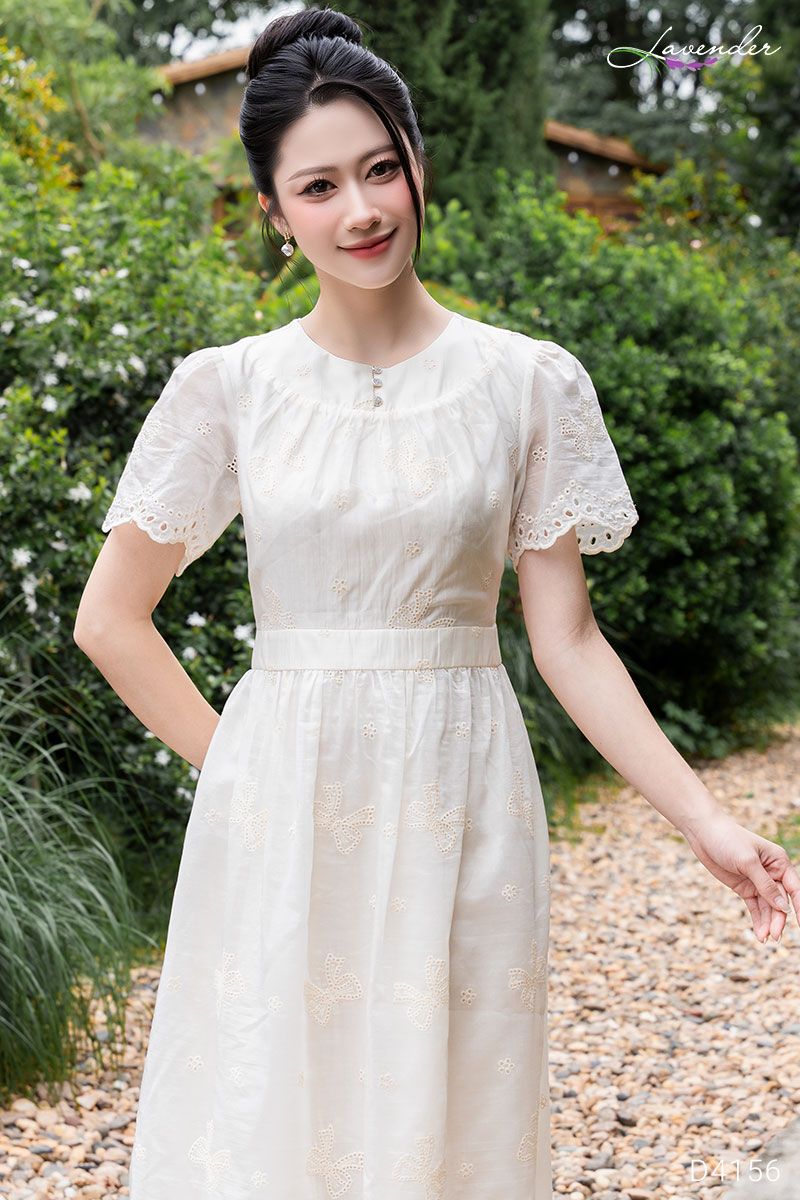 Đầm vải thô trắng cổ tròn phối ren tay ngắn D4156