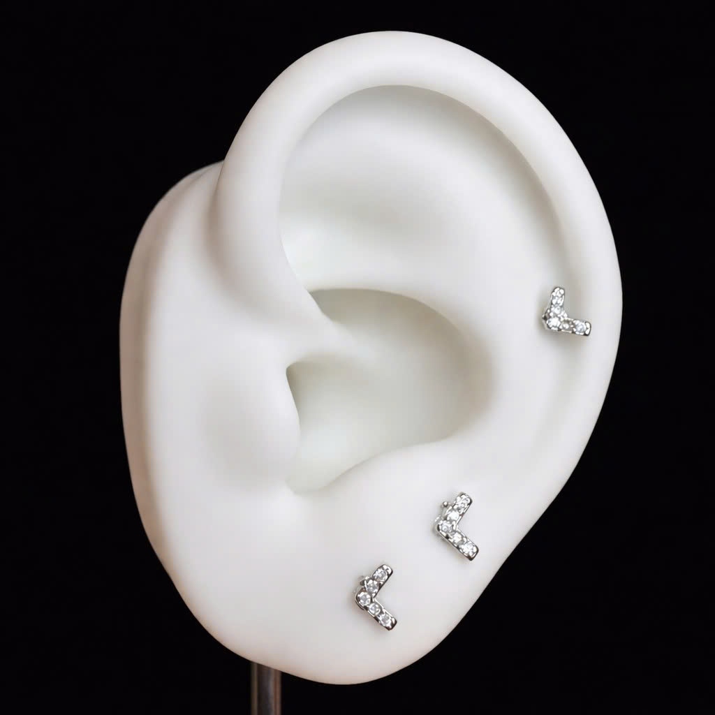 Khuyên kiểu chữ V đá trắng dẹt_thumbnail_1