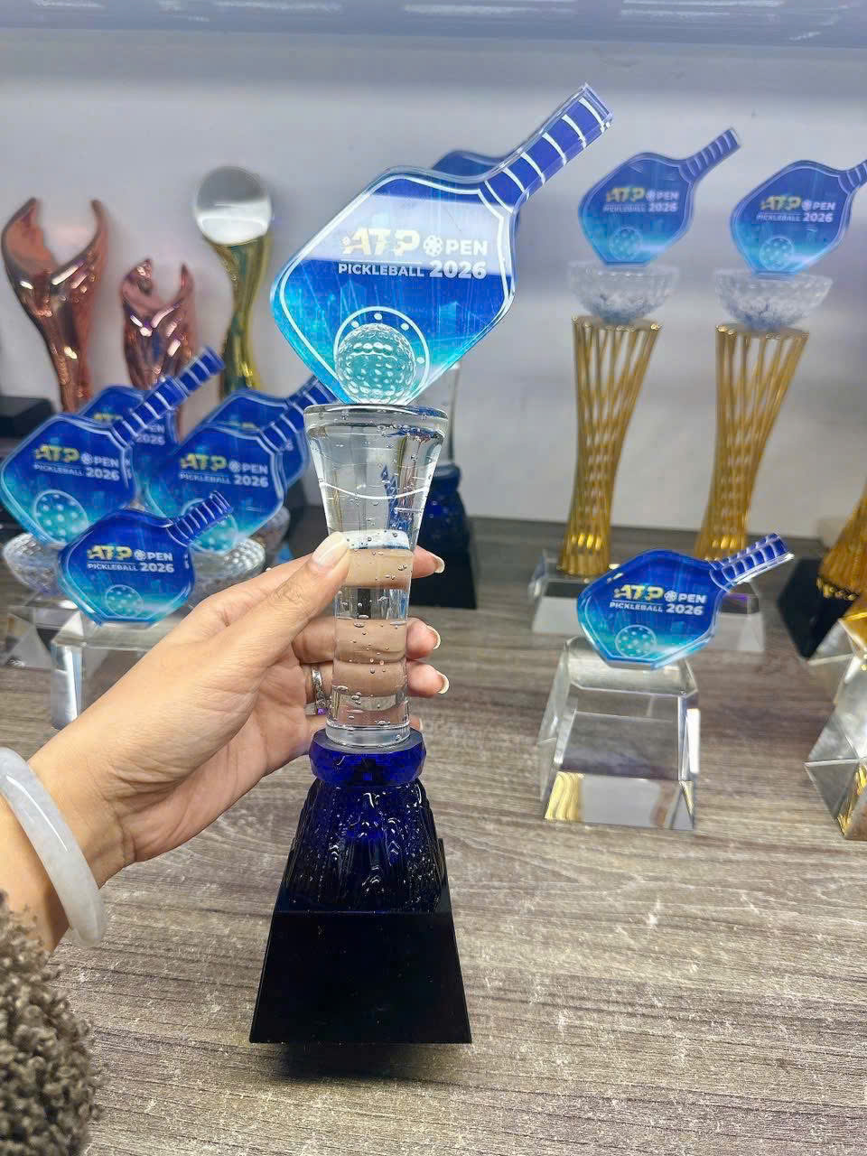 Cúp pha lê thể thao mix kim loại _thumbnail_7