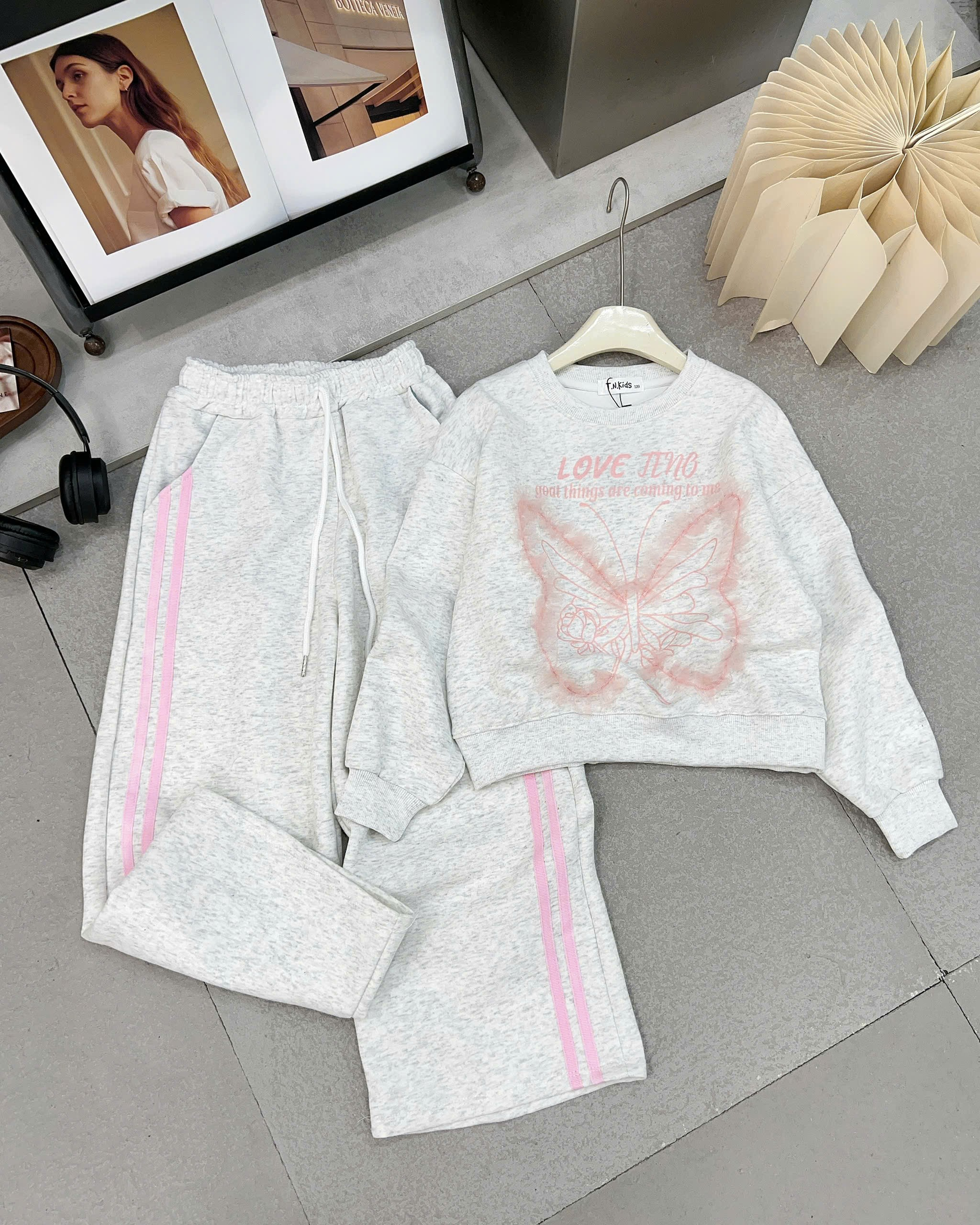 [J14] Bộ nỉ bướm Love Teno