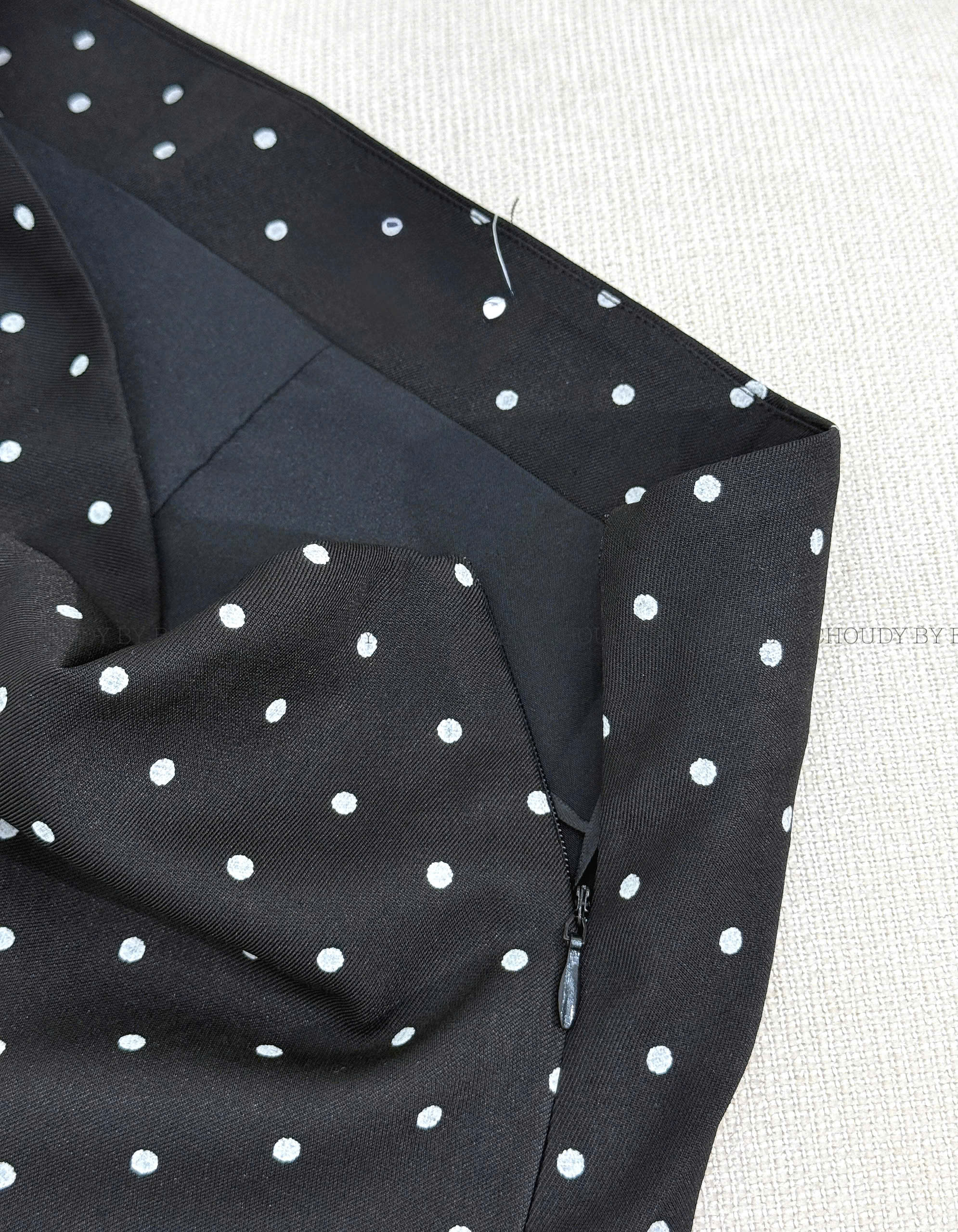 U749 CHÂN VÁY CHẤM BI ĐEN_thumbnail_4