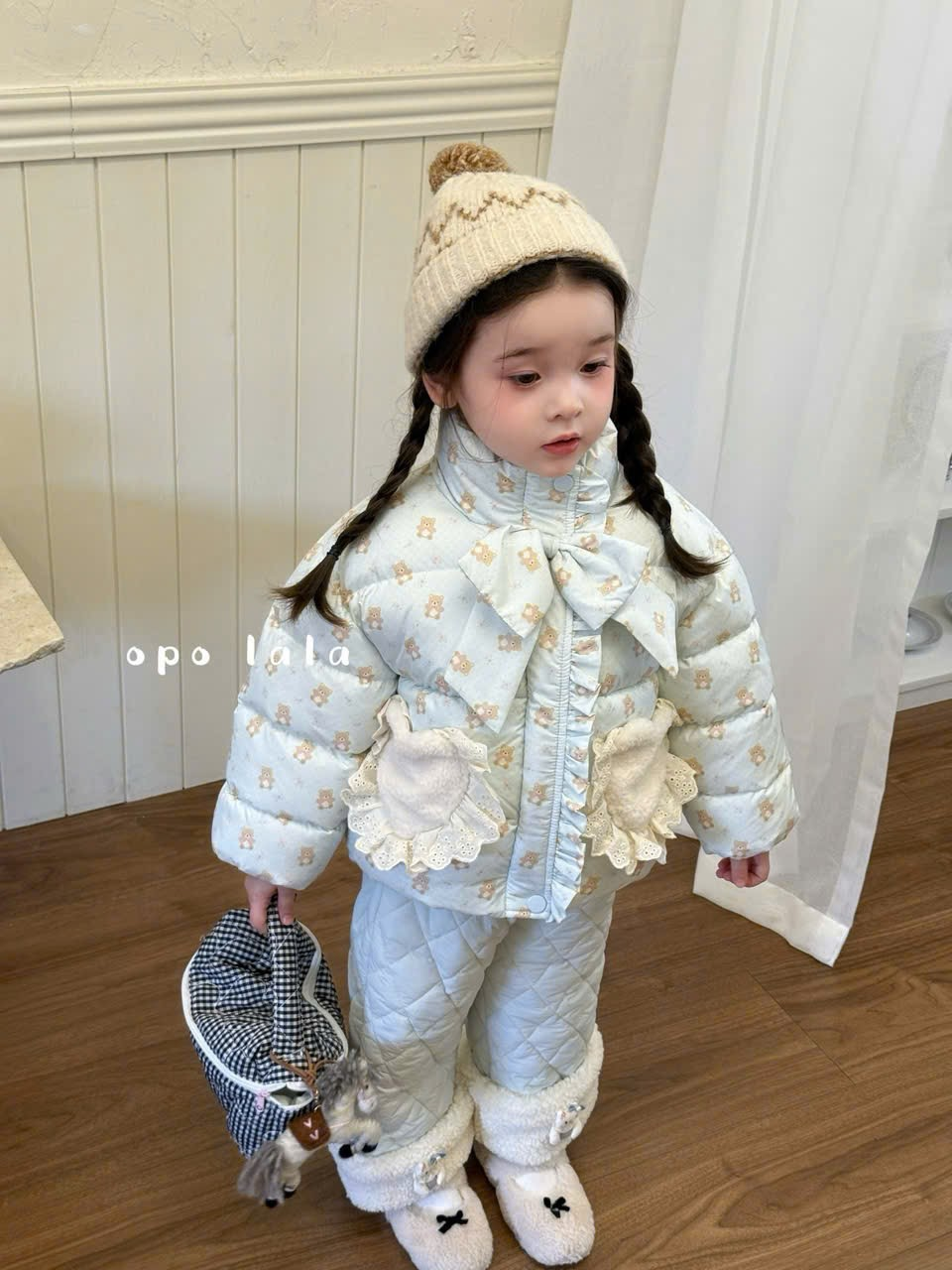 (M128) Áo khoác phao xanh họa tiết gấu túi ren_thumbnail_0